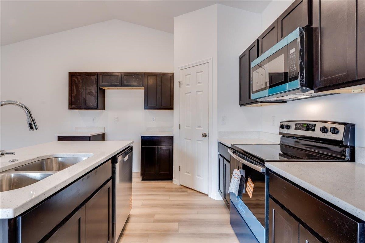 2401 S Wheatland Court Wichita KS 67235