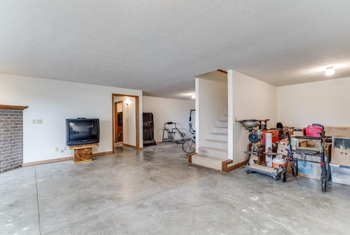 9202 N Plum Street Hutchinson KS 67502