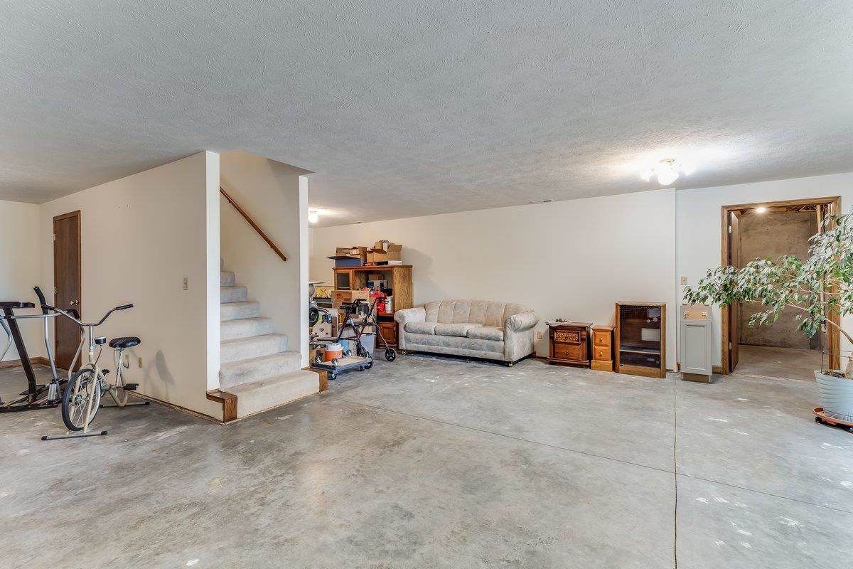 9202 N Plum Street Hutchinson KS 67502