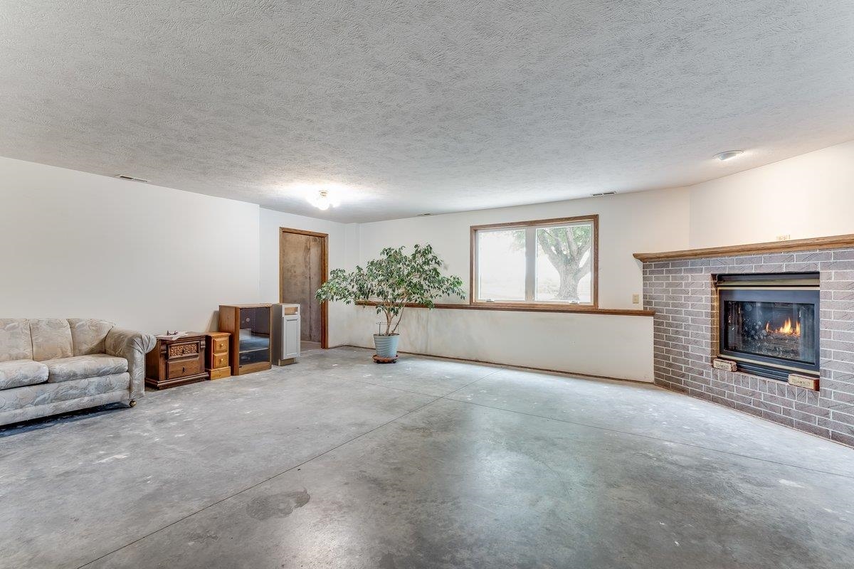 9202 N Plum Street Hutchinson KS 67502