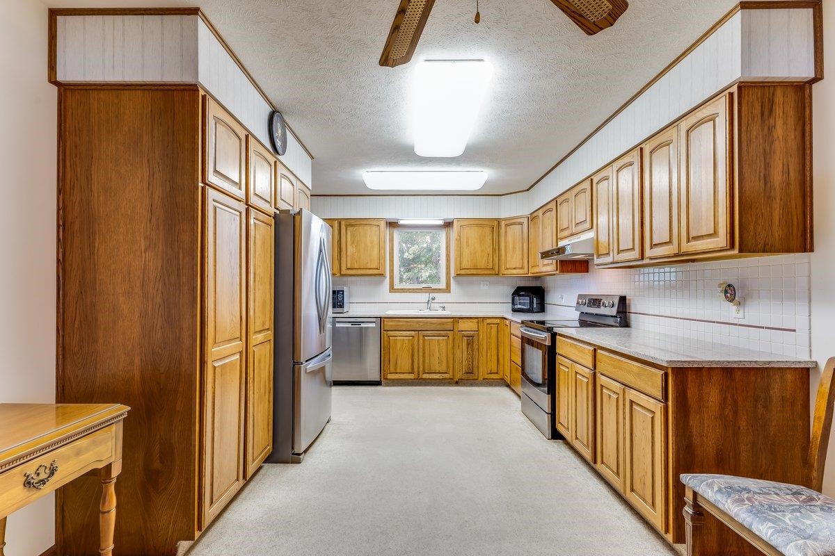 9202 N Plum Street Hutchinson KS 67502