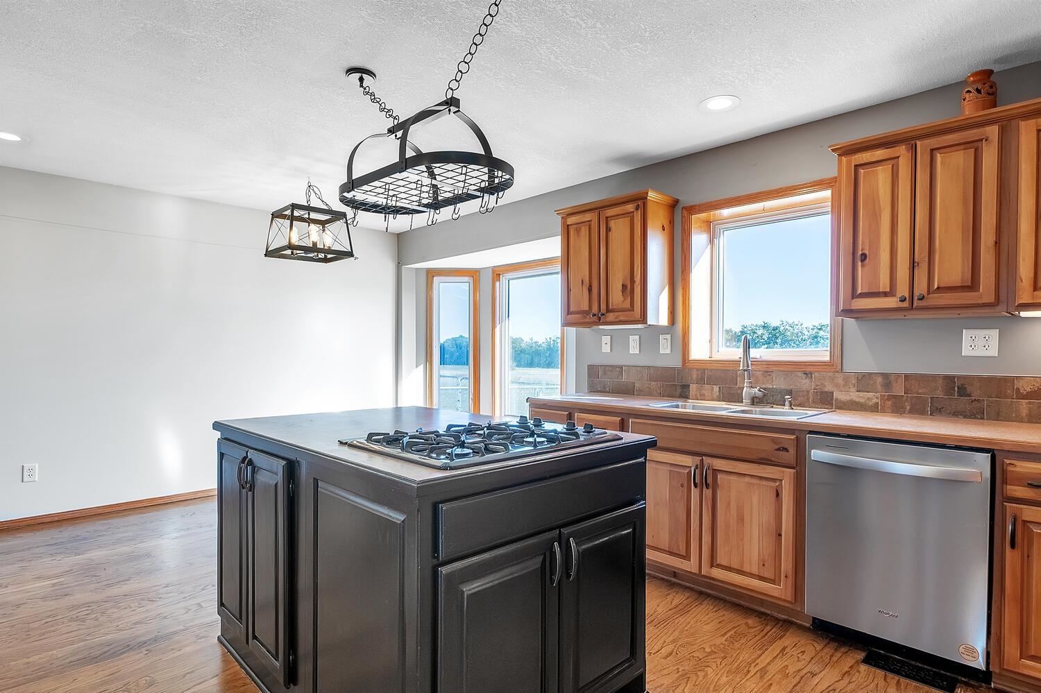 664 E 90th Avenue N Belle Plaine KS 67013