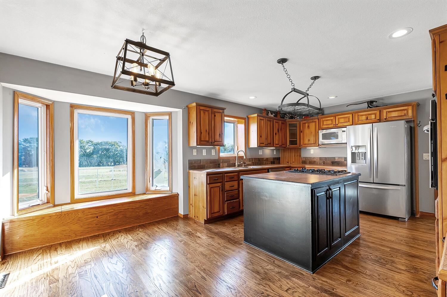 664 E 90th Avenue N Belle Plaine KS 67013