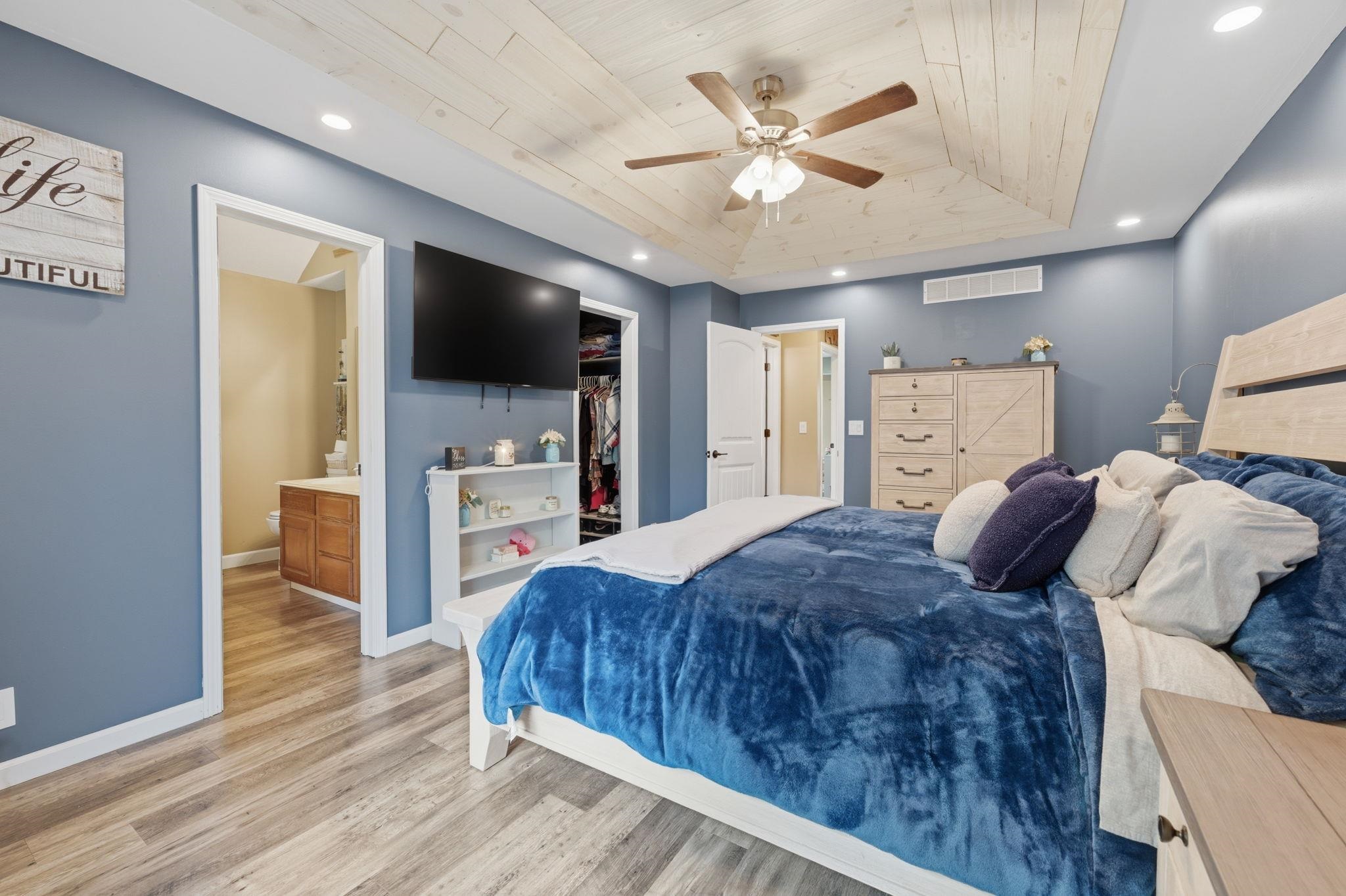 2537 N Watersedge Wichita KS 67205