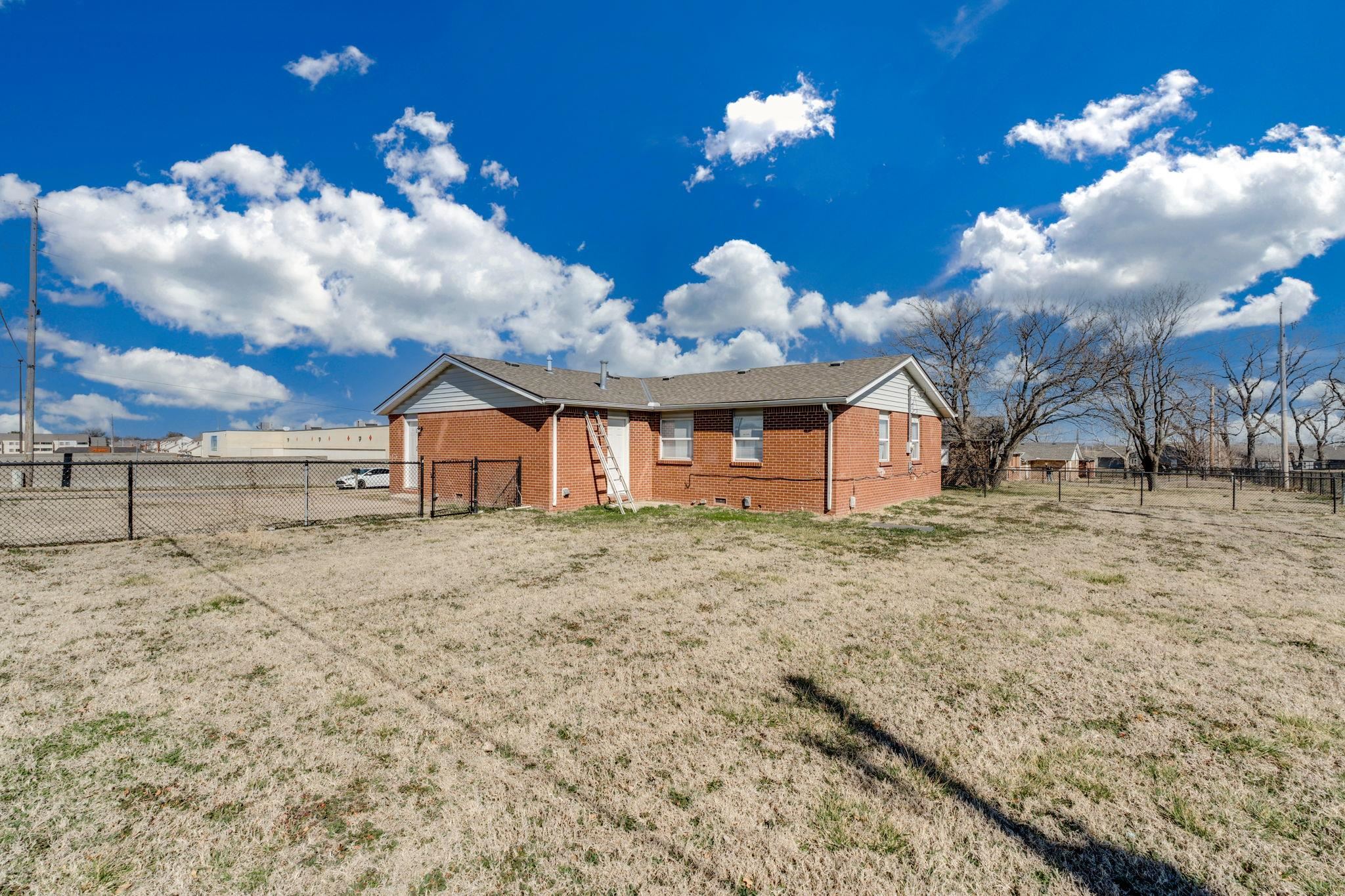 7035 W Newell Street Wichita KS 67212