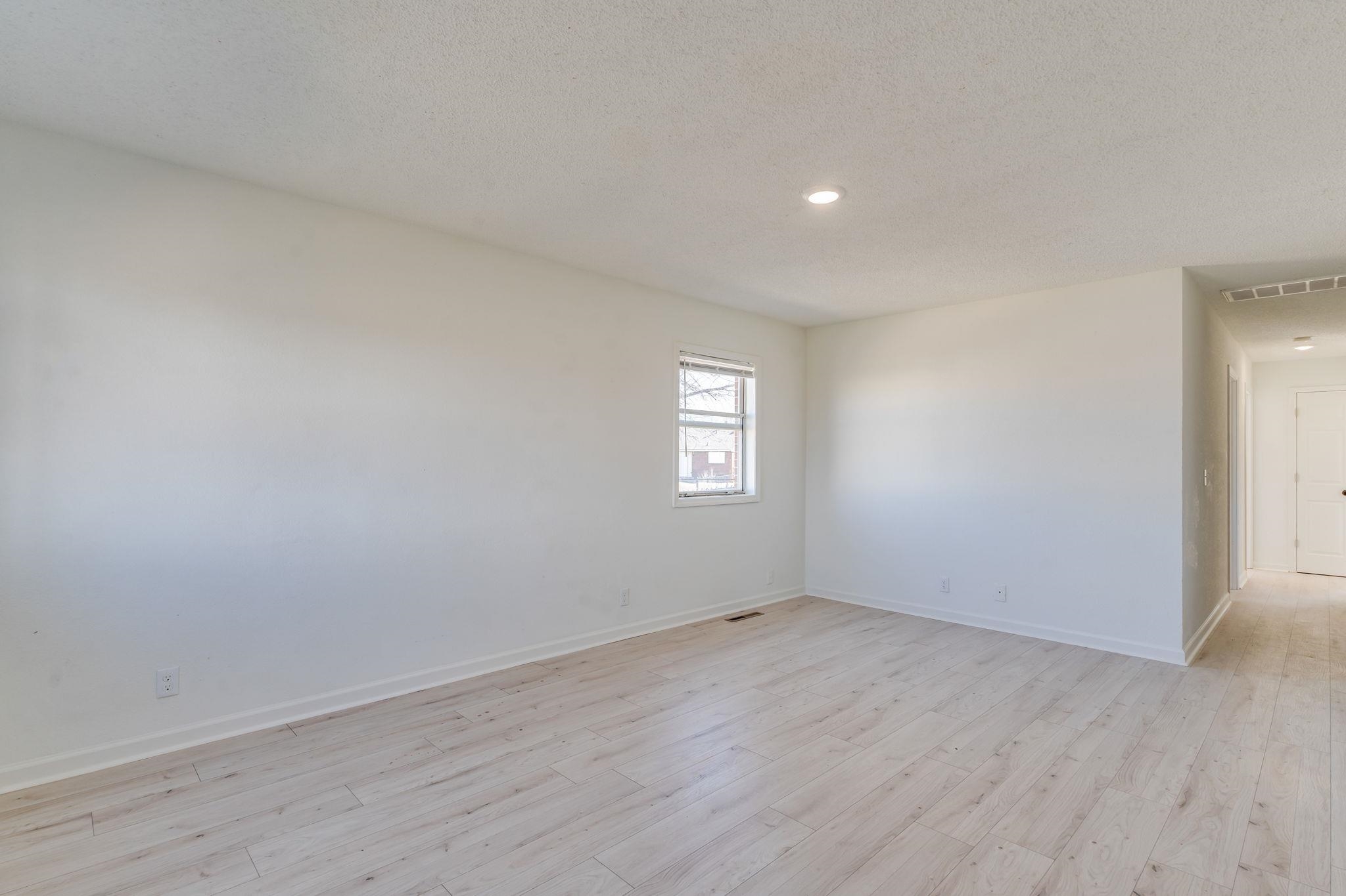 7035 W Newell Street Wichita KS 67212