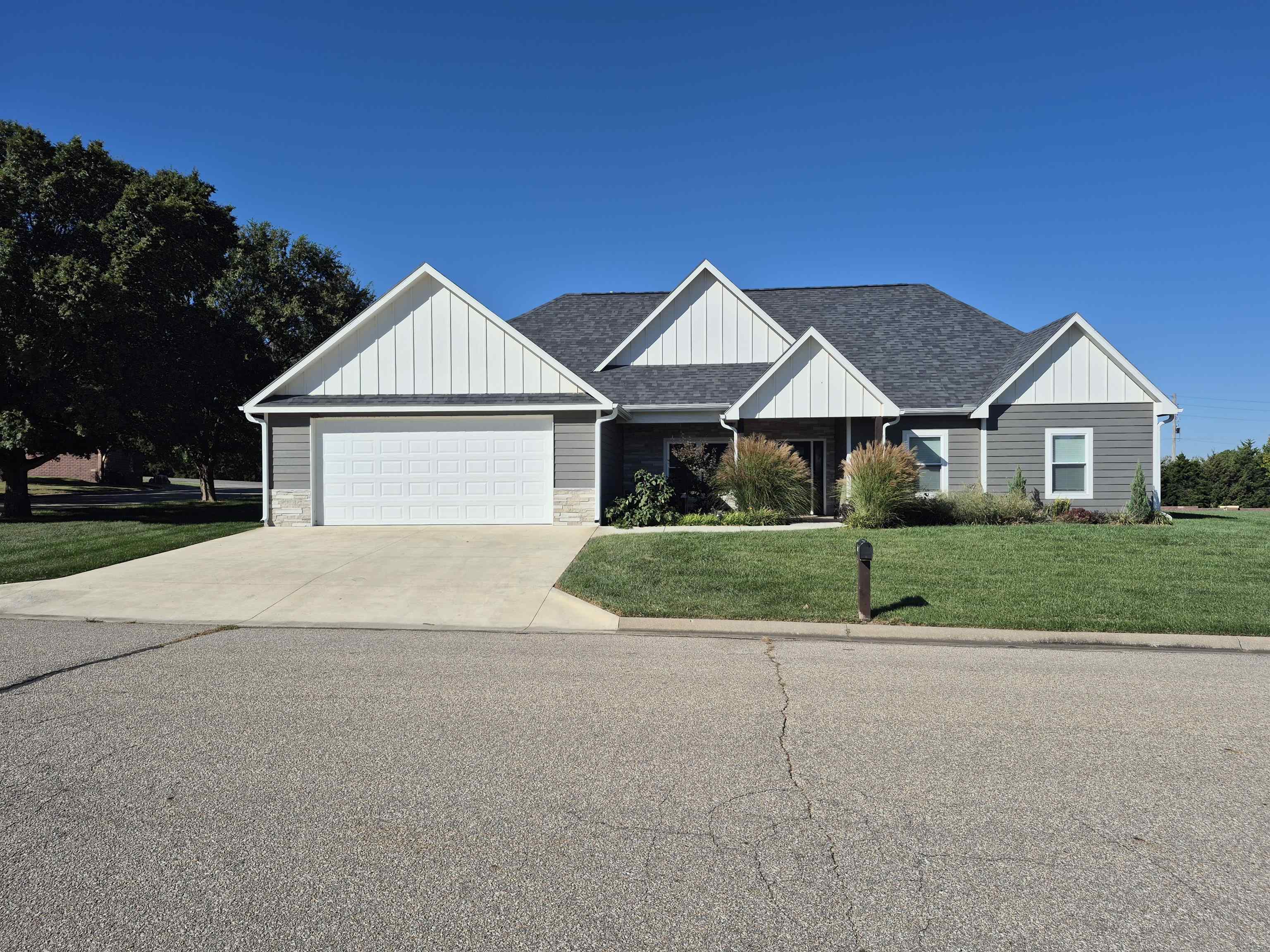 104 Castle Pine Arkansas City KS 67005