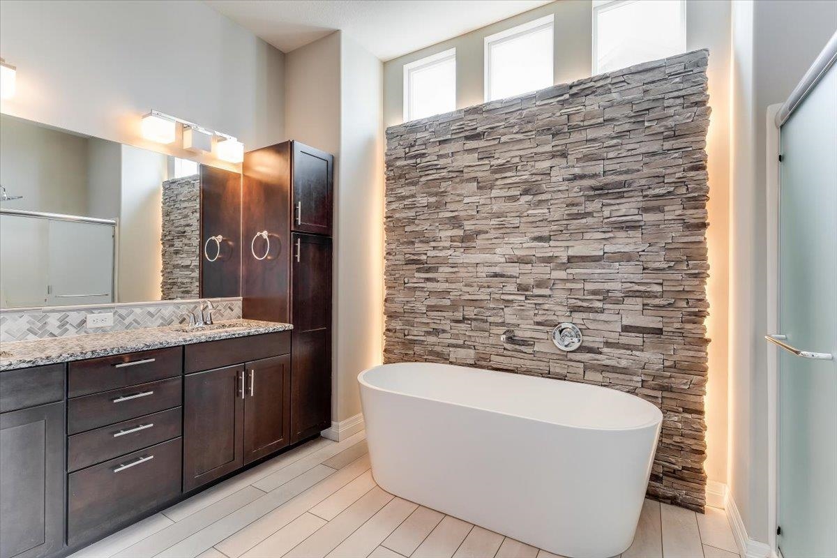 2817 N Woodridge Wichita KS 67226