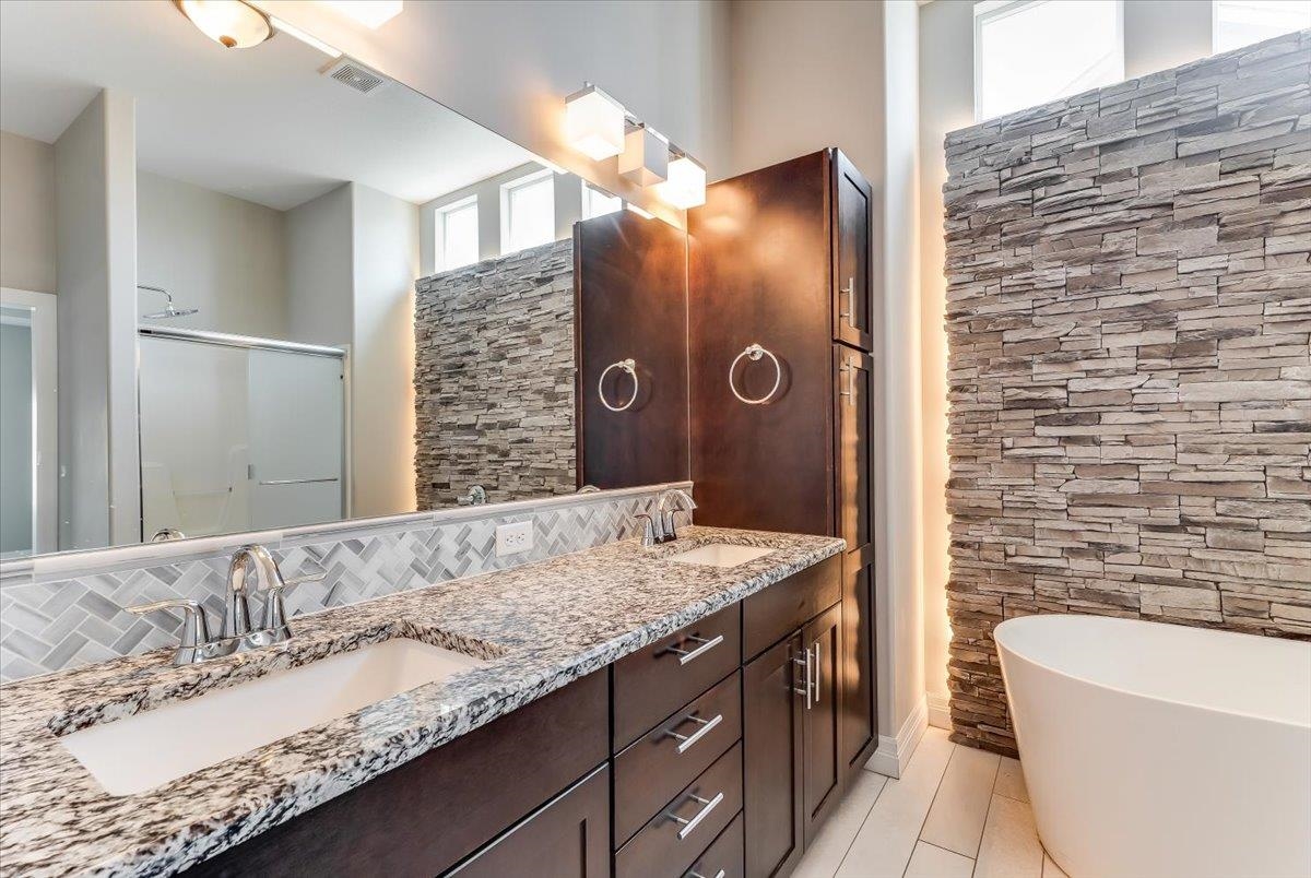 2817 N Woodridge Wichita KS 67226