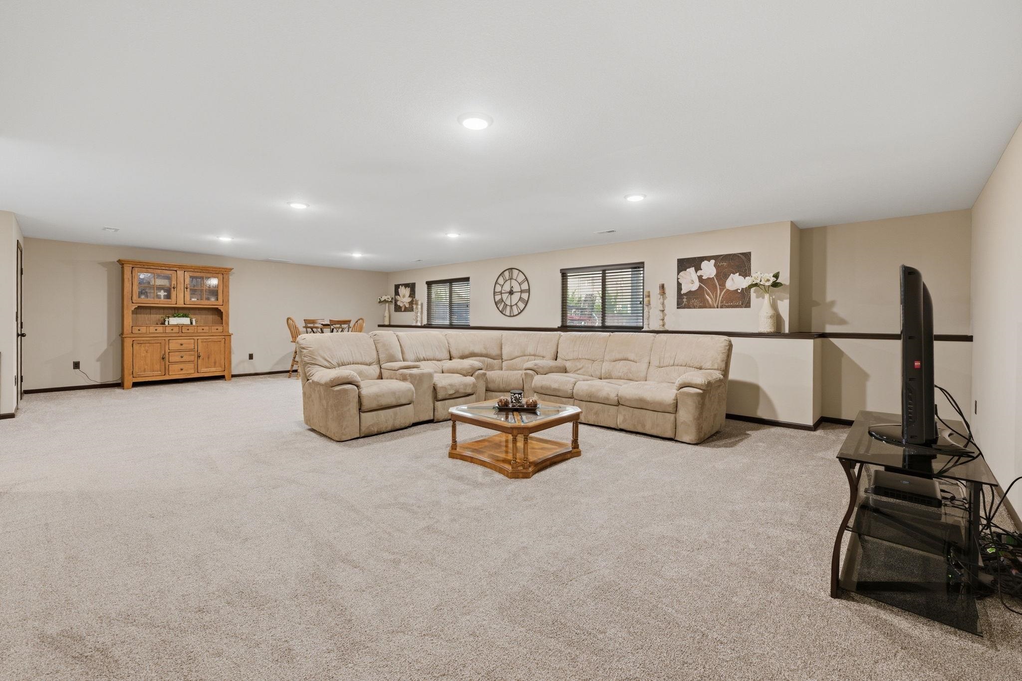 1943 N Walnut Creek Drive Derby KS 67037-3900