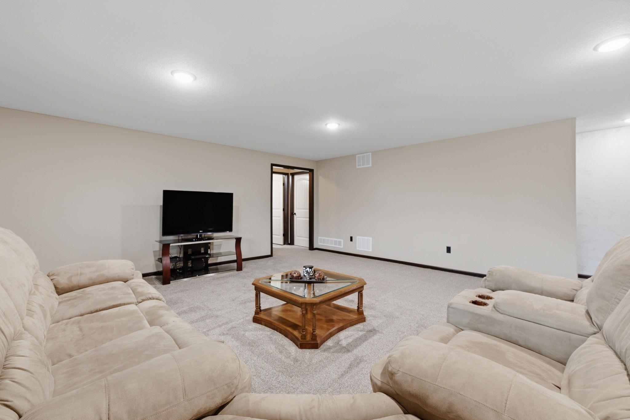1943 N Walnut Creek Drive Derby KS 67037-3900