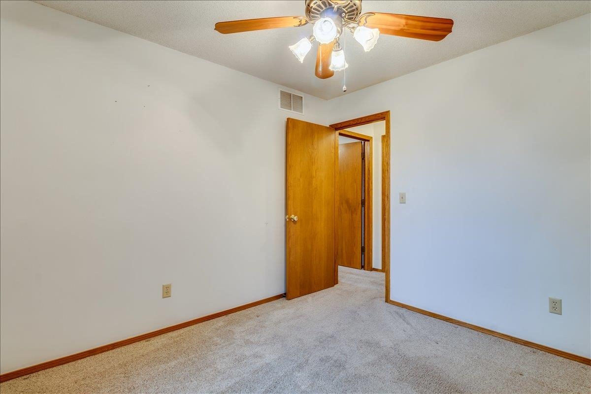 118 E Chestnut Mulvane KS 67110