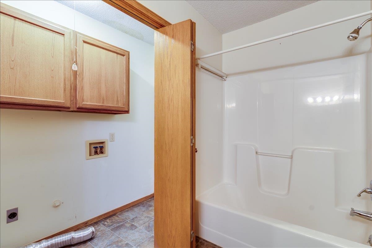 118 E Chestnut Mulvane KS 67110