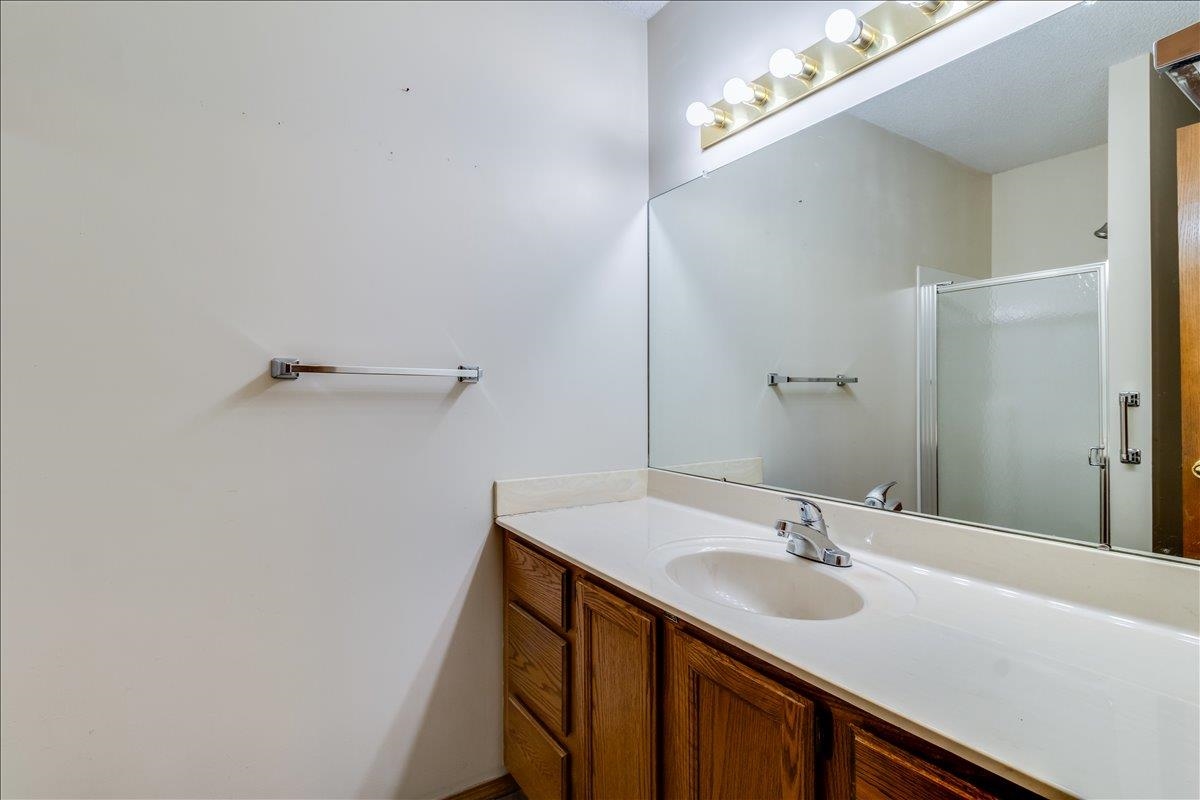 118 E Chestnut Mulvane KS 67110