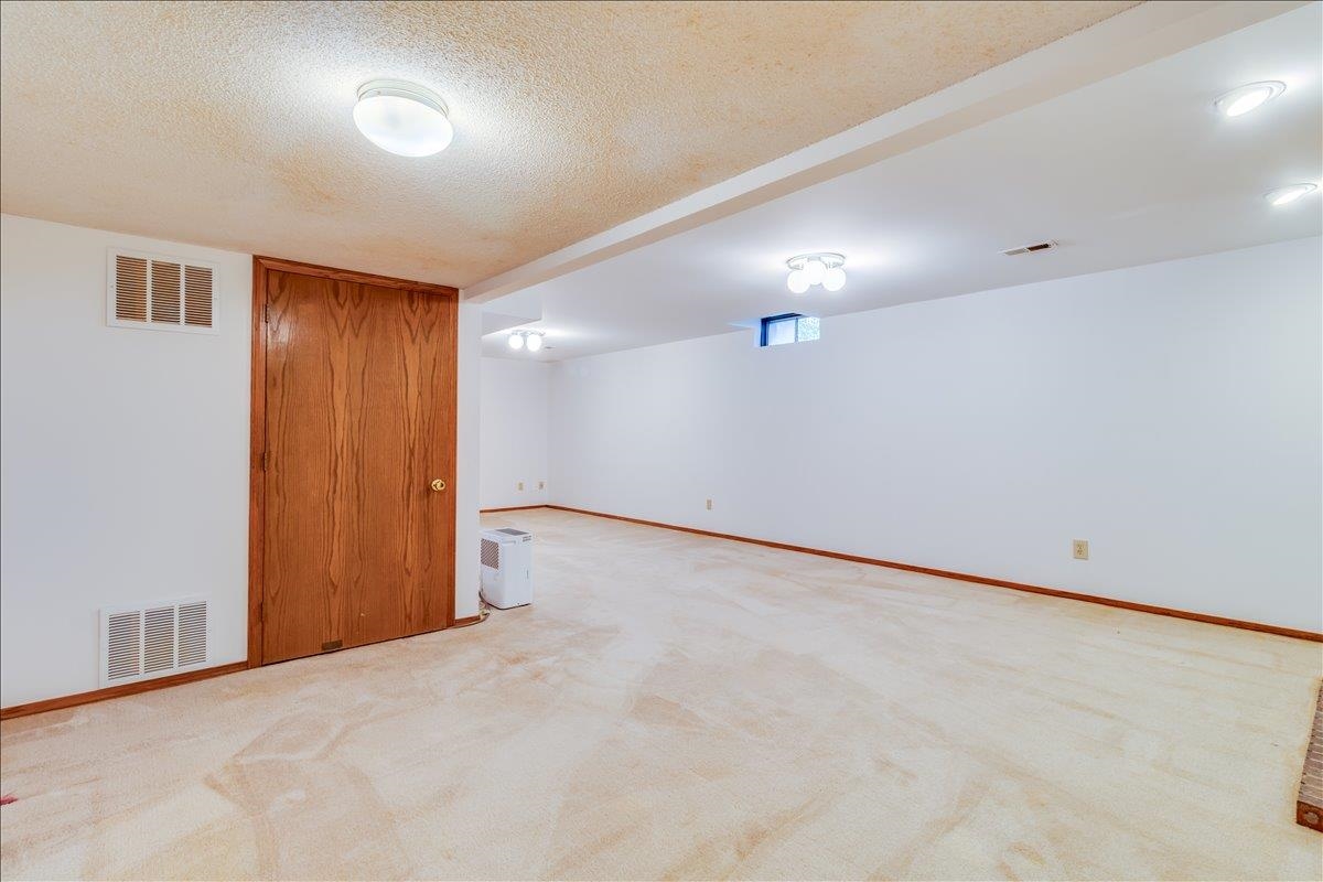 118 E Chestnut Mulvane KS 67110