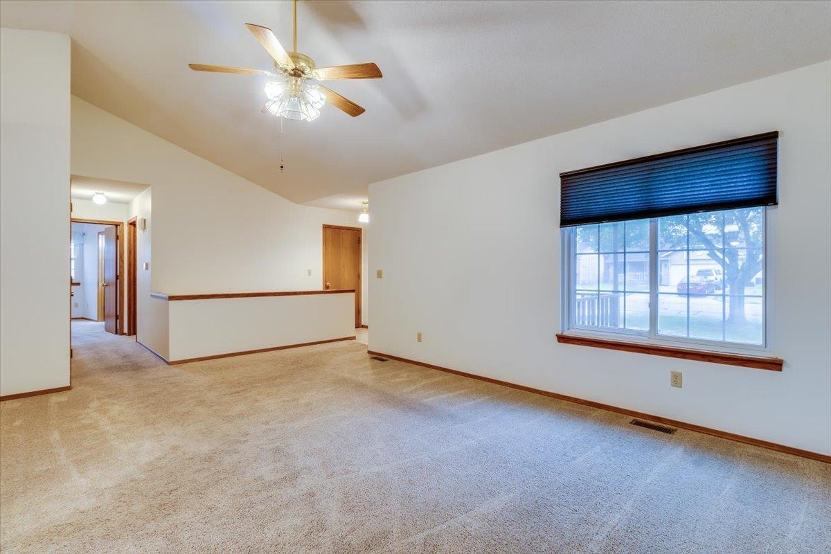 118 E Chestnut Mulvane KS 67110