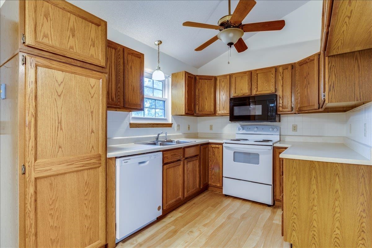 118 E Chestnut Mulvane KS 67110
