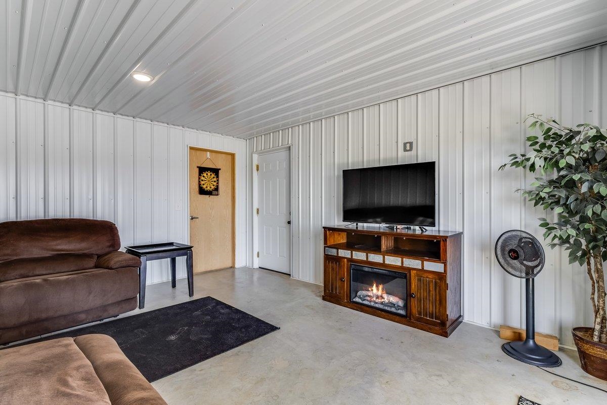 26775 W 103rd Street S Viola KS 67149-9652