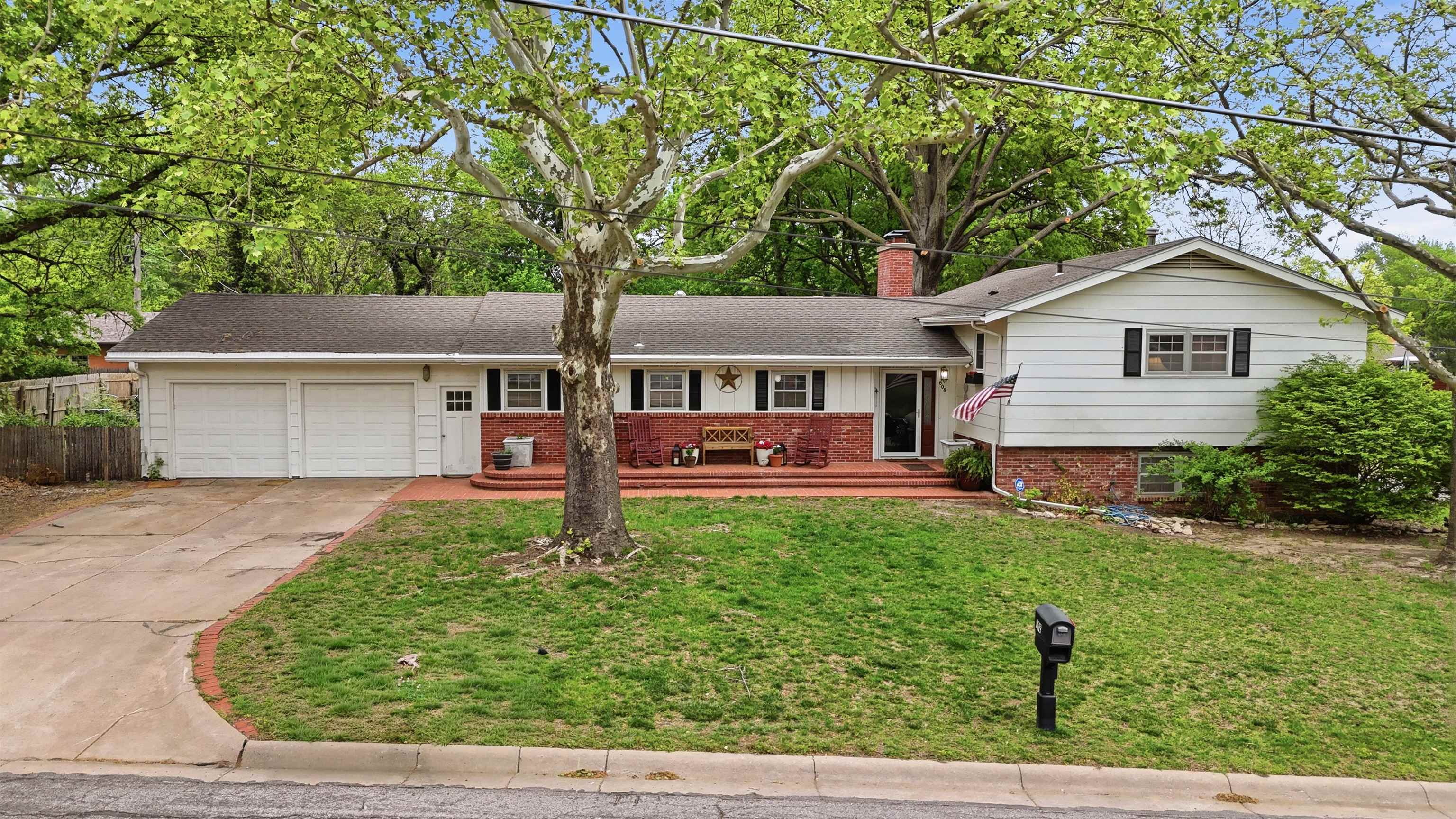 608 W 8th Newton KS 67114