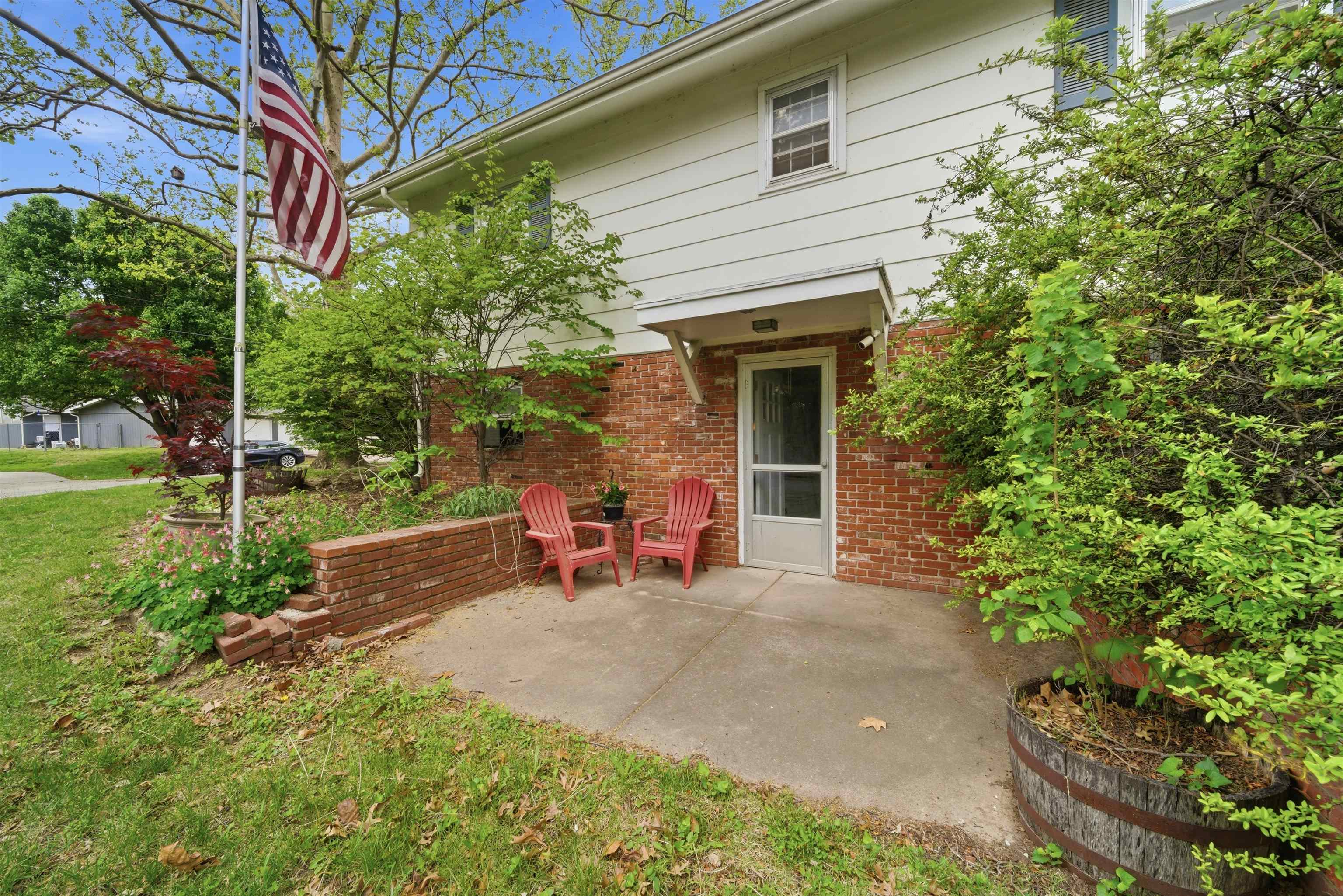 608 W 8th Newton KS 67114
