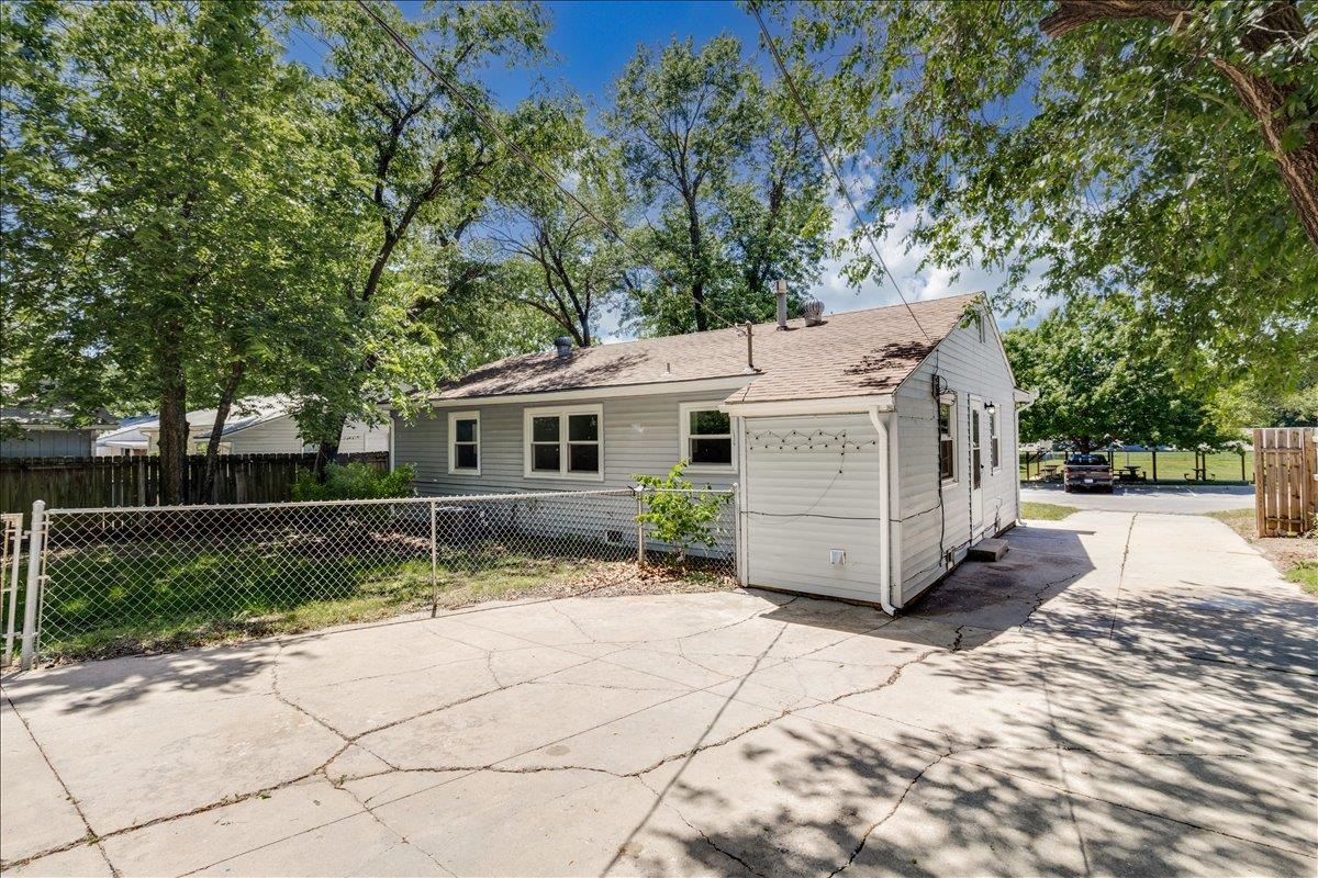 930 N Westview Derby KS 67037