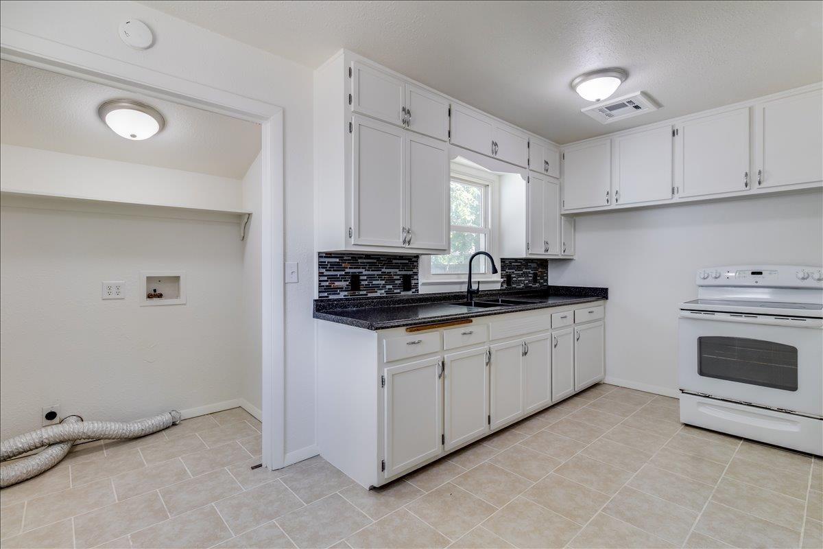 930 N Westview Derby KS 67037
