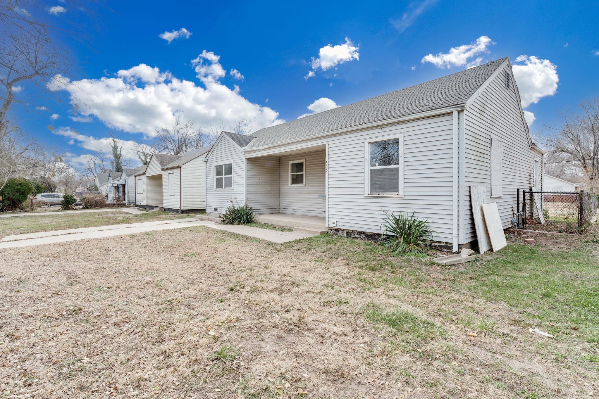 833 N Poplar Wichita KS 67214