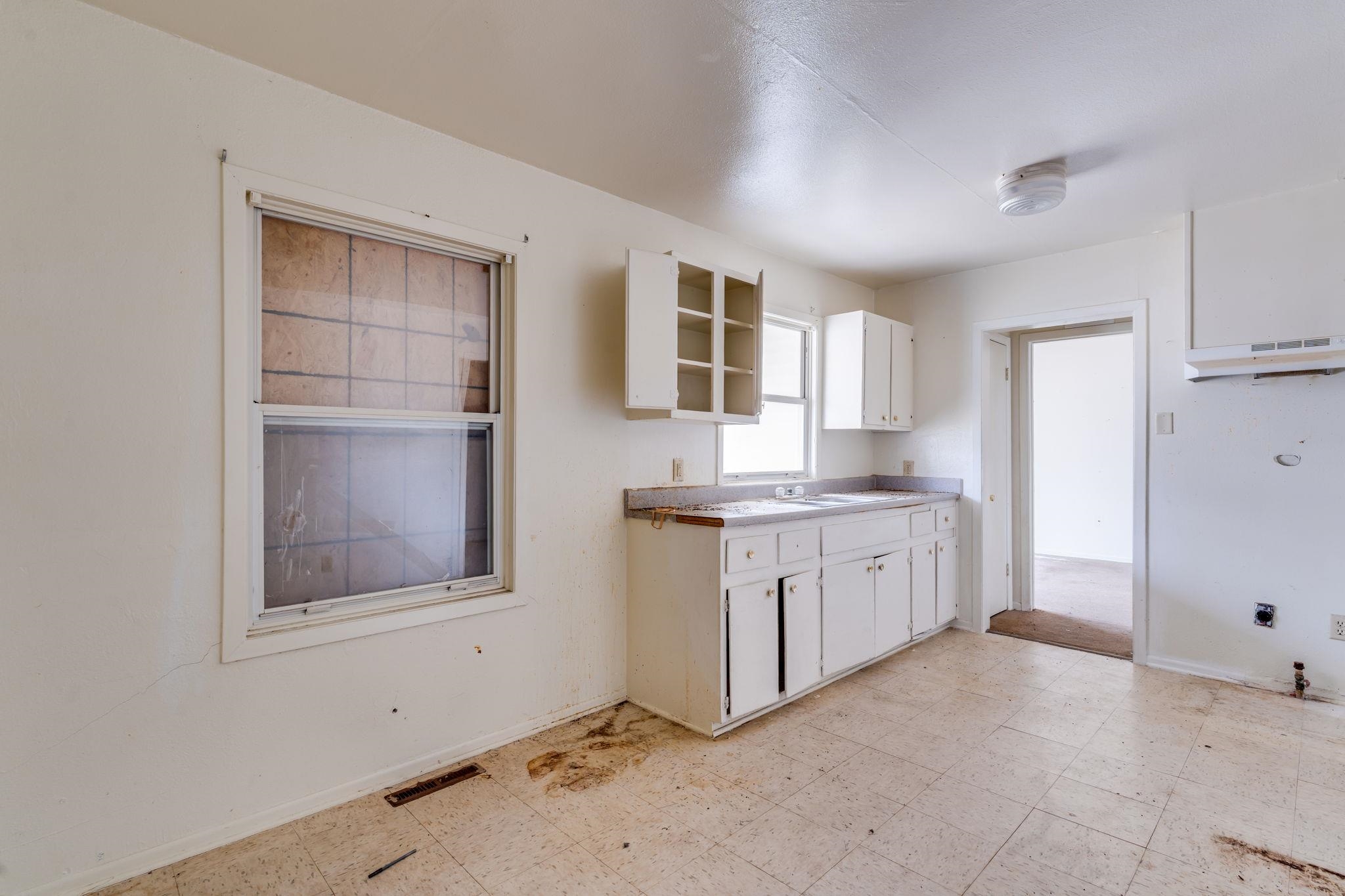 833 N Poplar Wichita KS 67214
