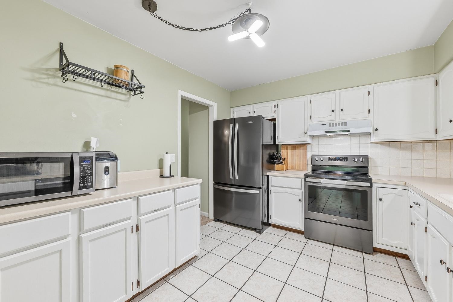 6 N Ridge Way Road Rose Hill KS 67133-9431