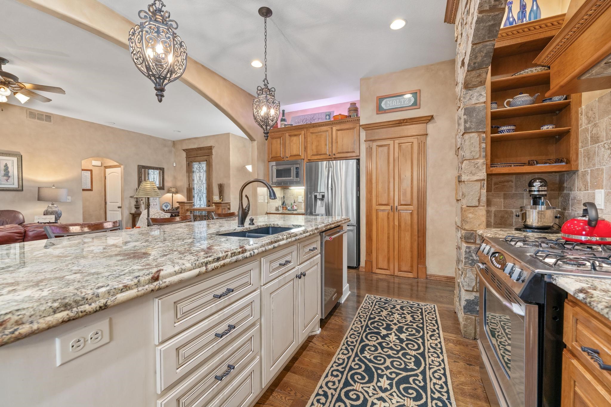 2250 N Stonegate Circle Andover KS 67002