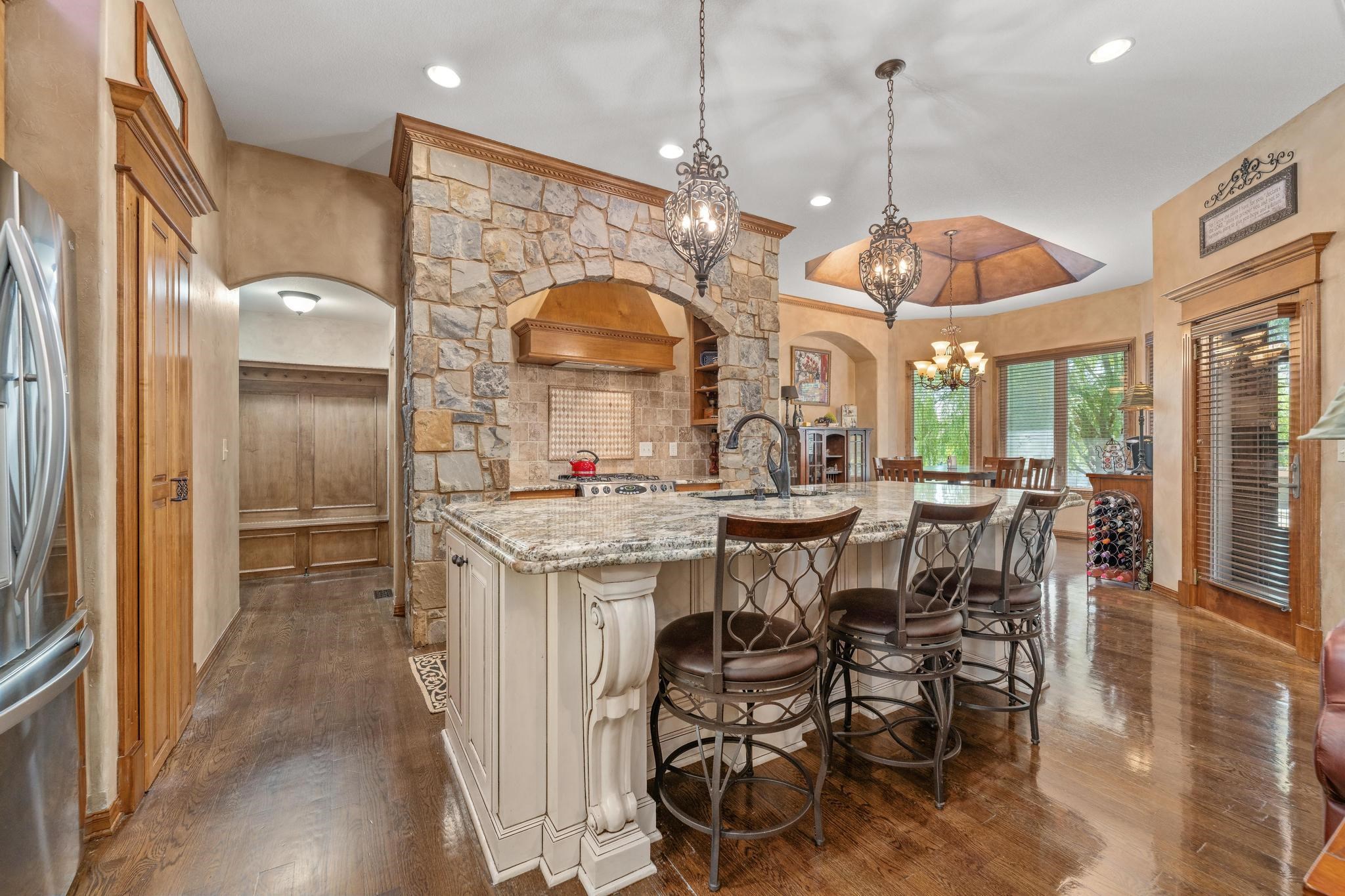 2250 N Stonegate Circle Andover KS 67002