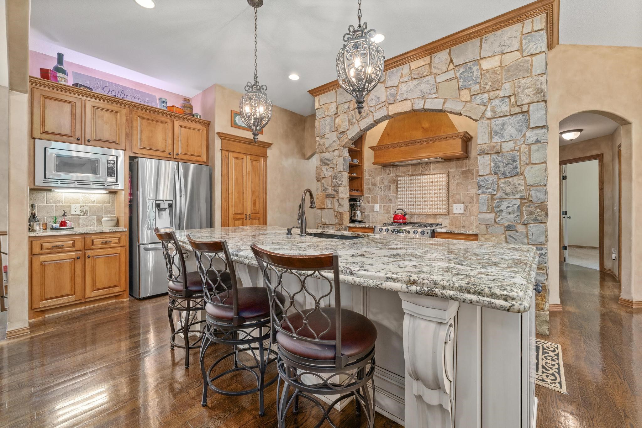 2250 N Stonegate Circle Andover KS 67002
