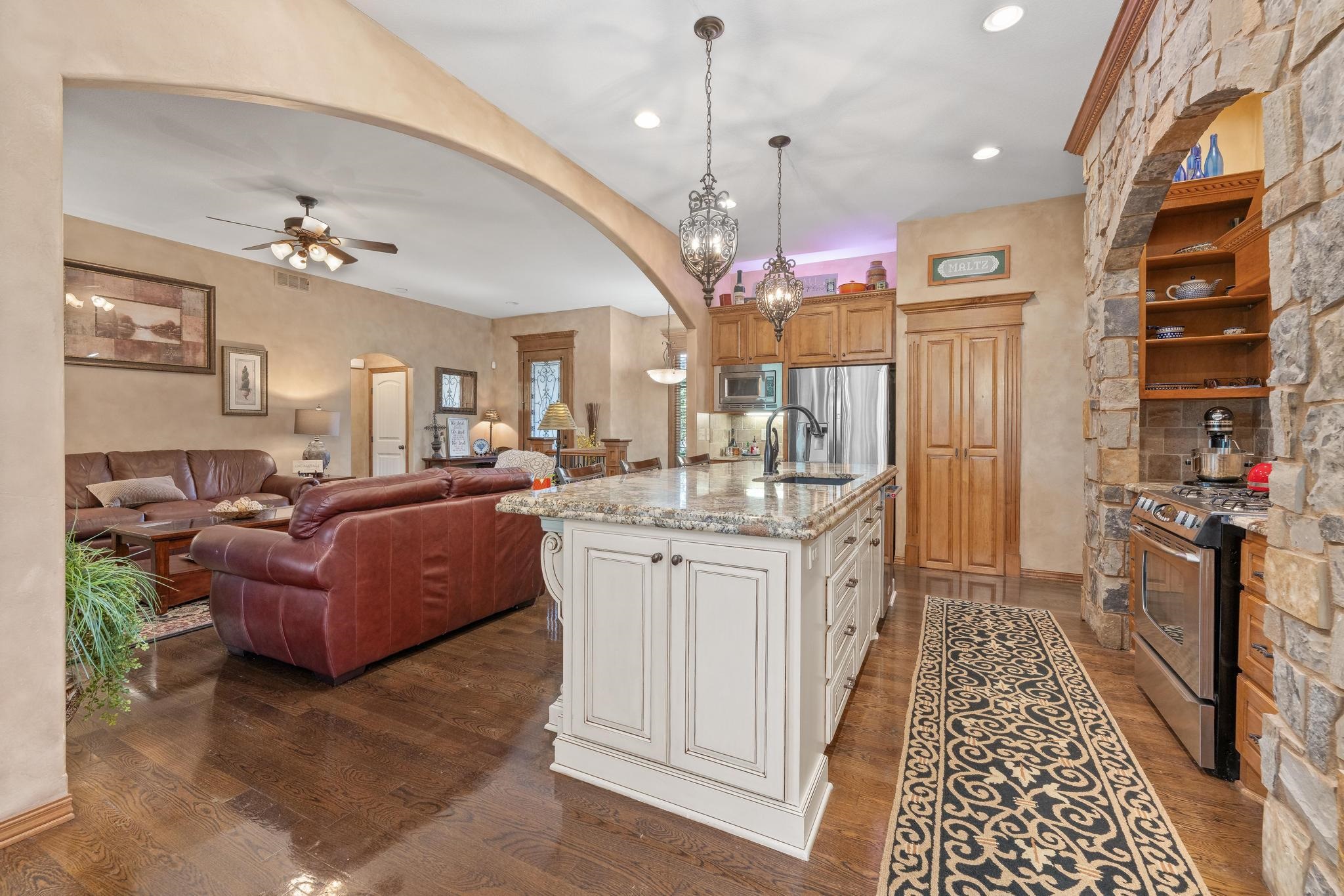 2250 N Stonegate Circle Andover KS 67002