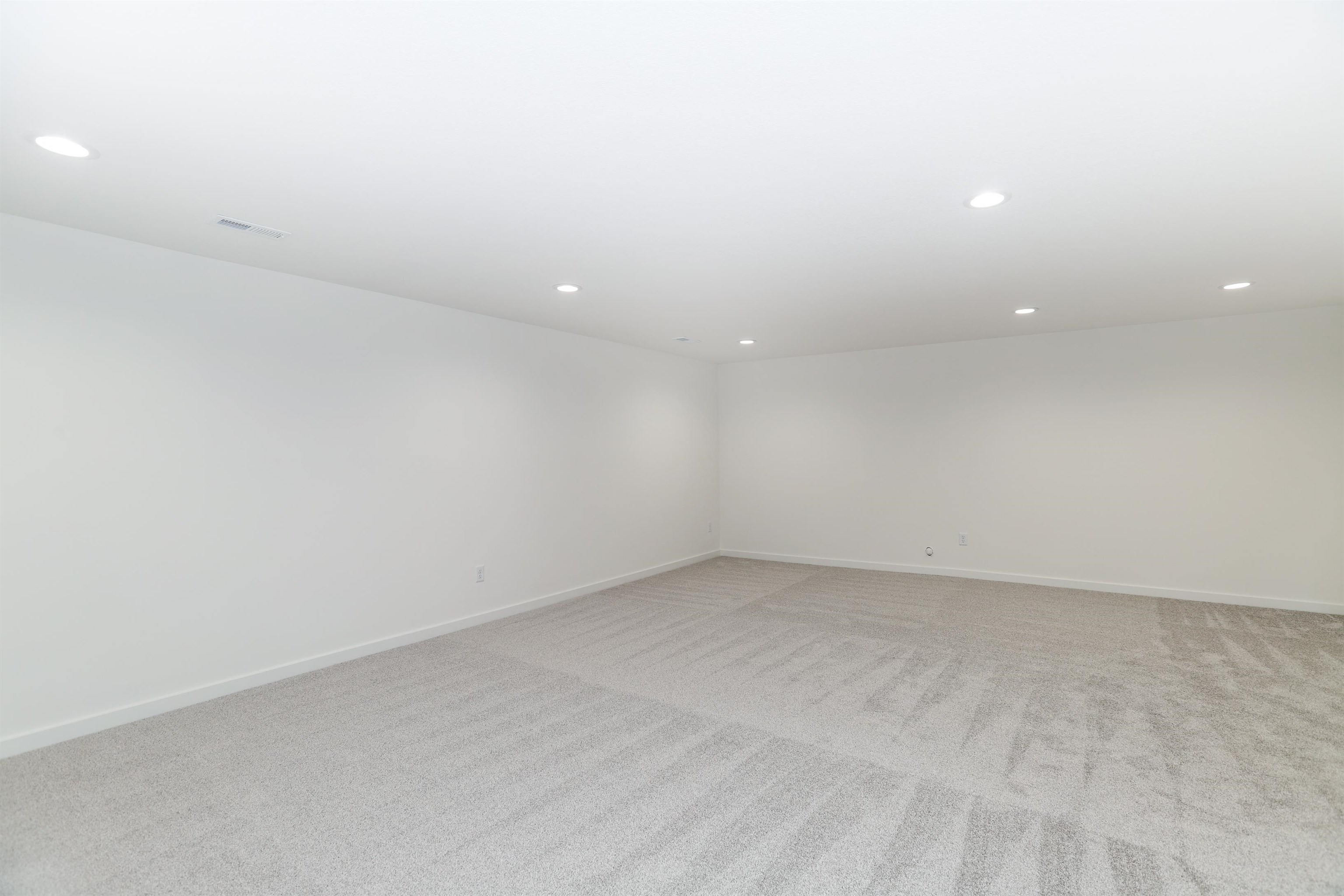 5336 N Pinecrest Street Bel Aire KS 67220