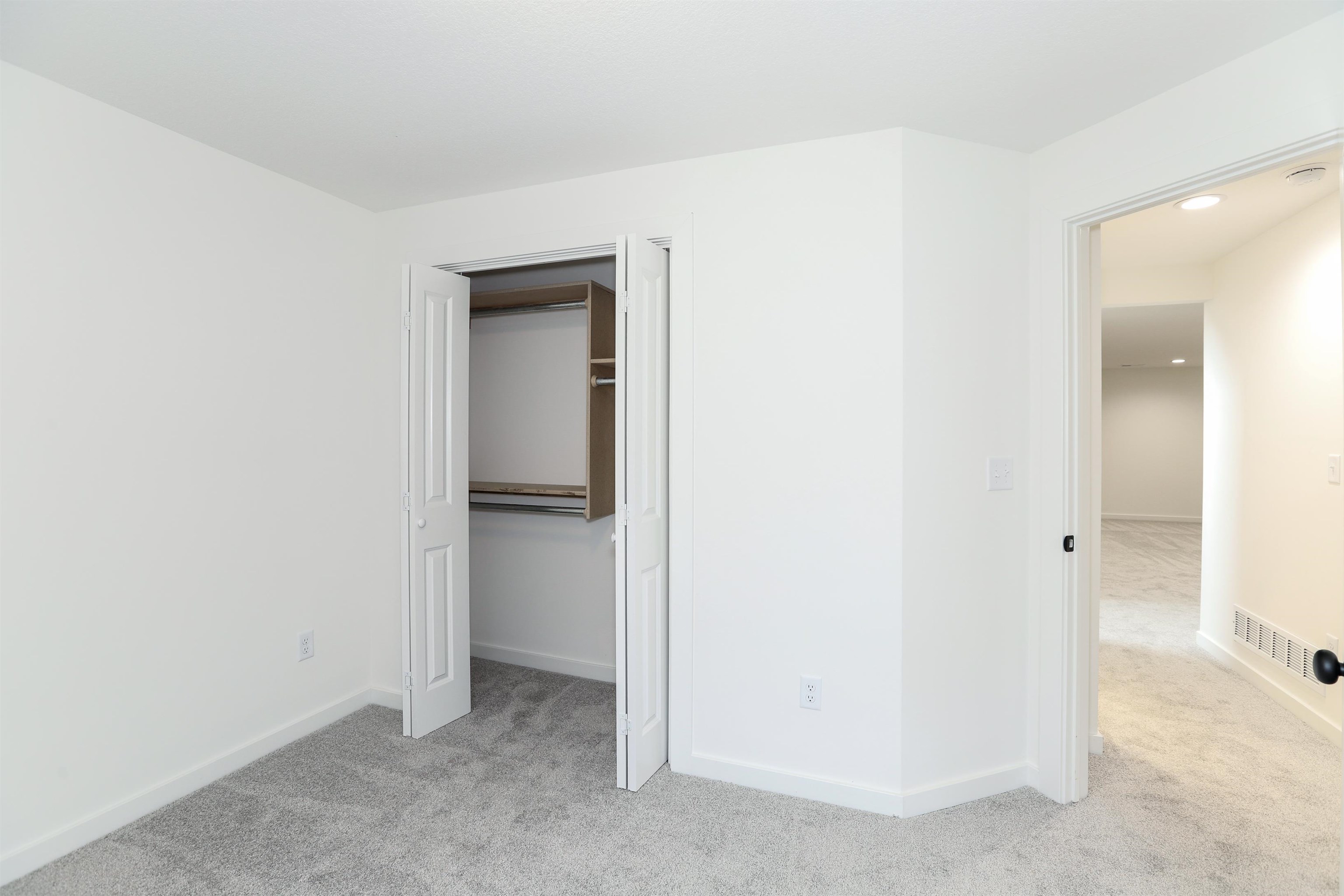 5336 N Pinecrest Street Bel Aire KS 67220
