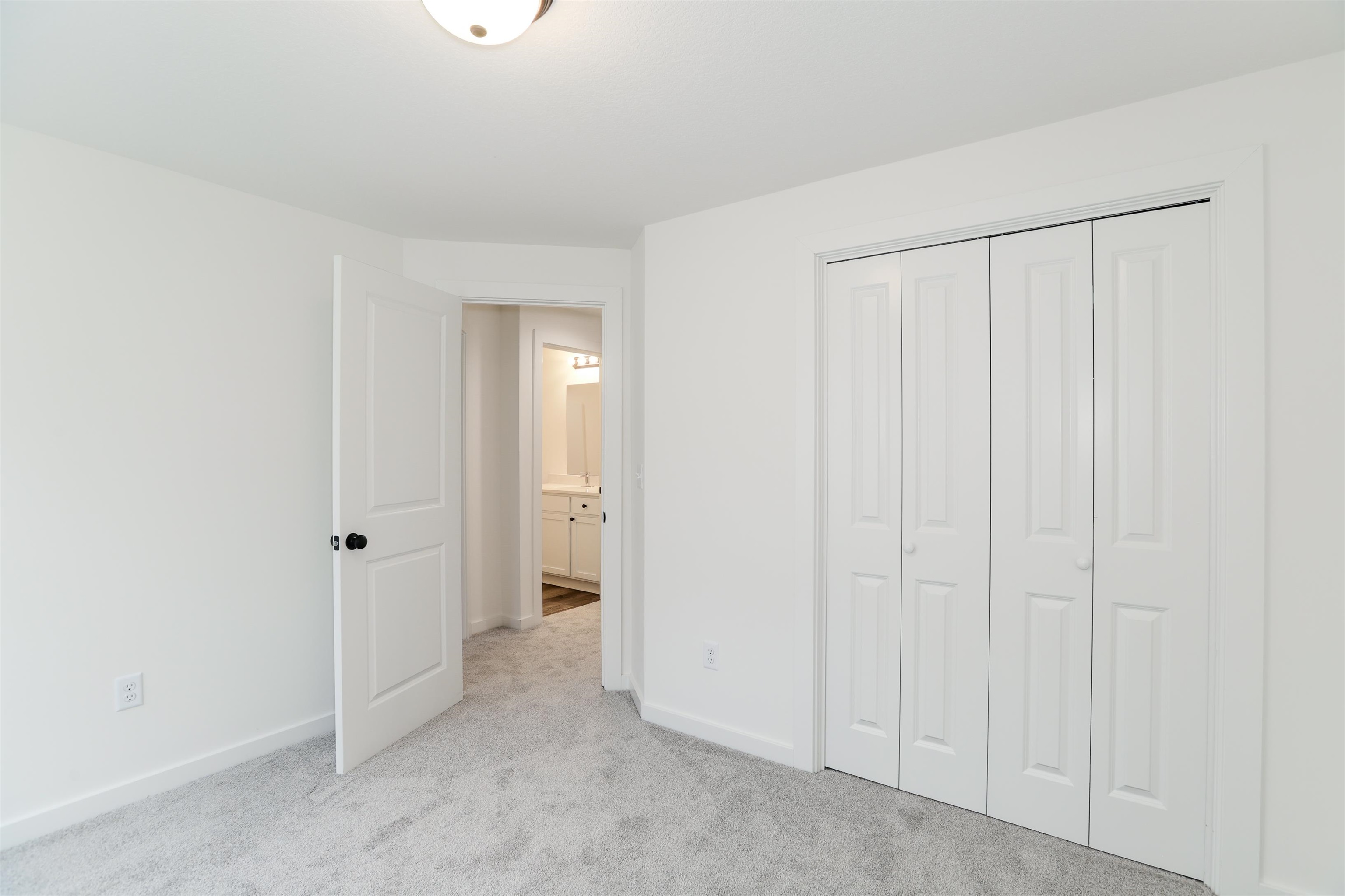 5336 N Pinecrest Street Bel Aire KS 67220
