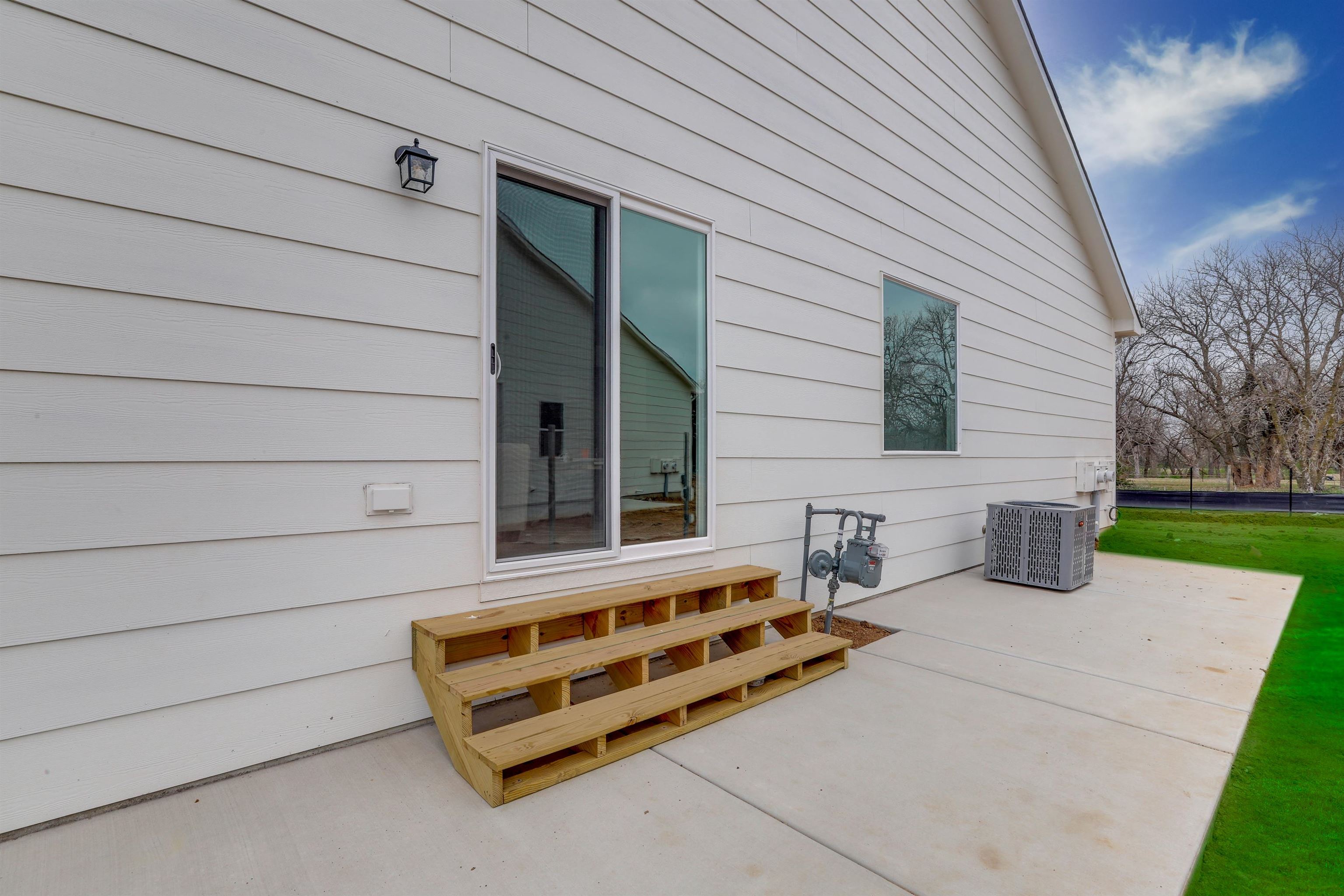 5336 N Pinecrest Street Bel Aire KS 67220