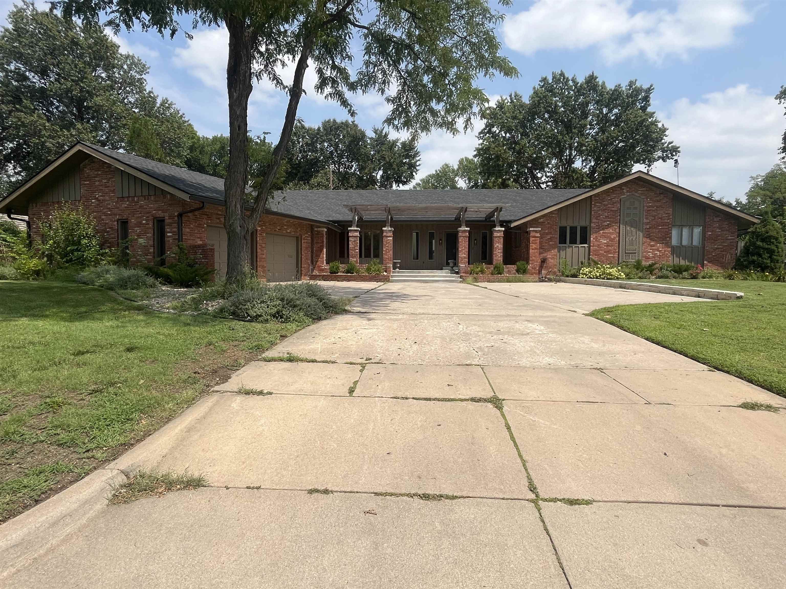 1308 N Willow Lane Wichita KS 67208