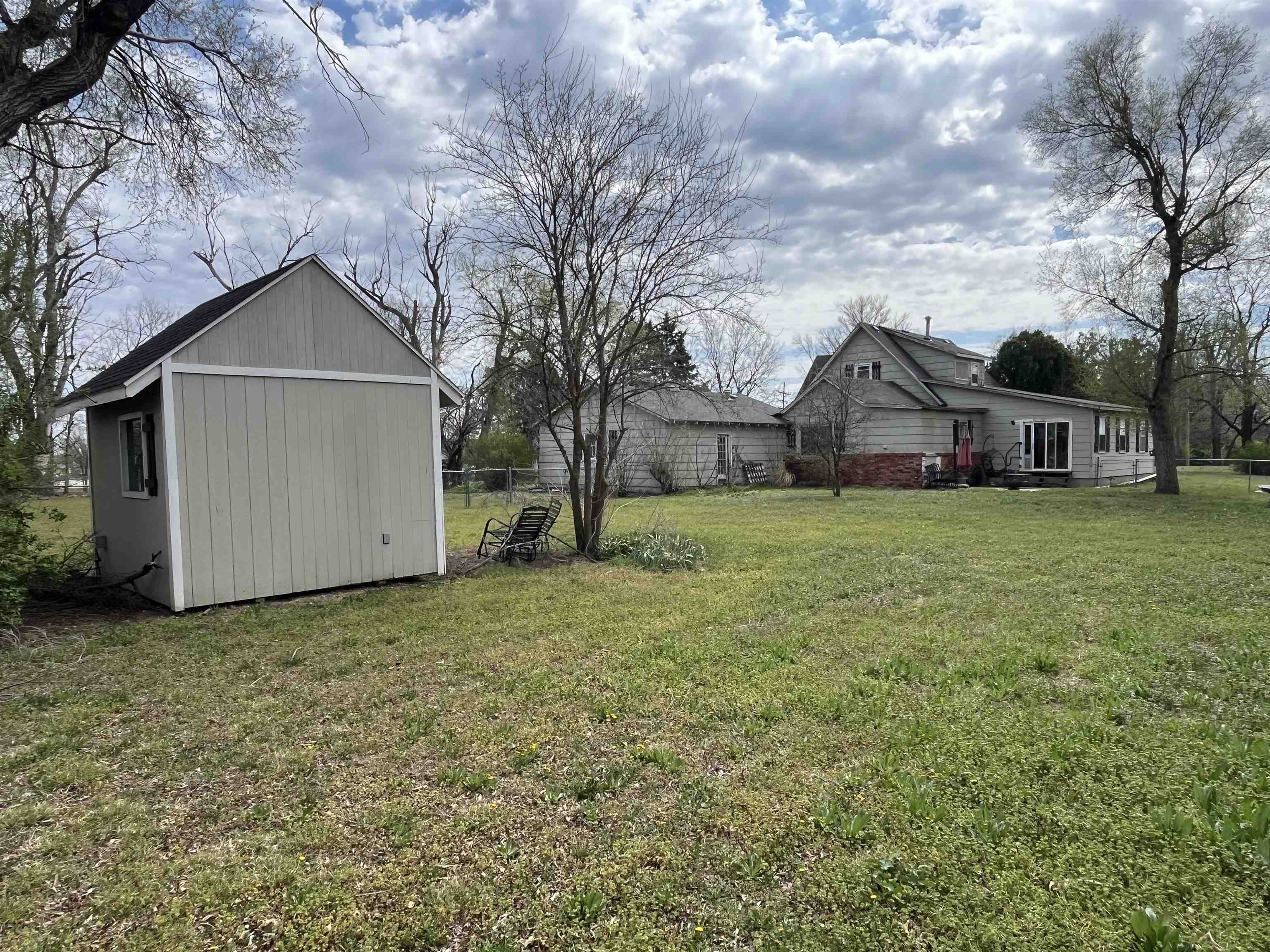 1512 W Blanchard Avenue South Hutchinson KS 67505