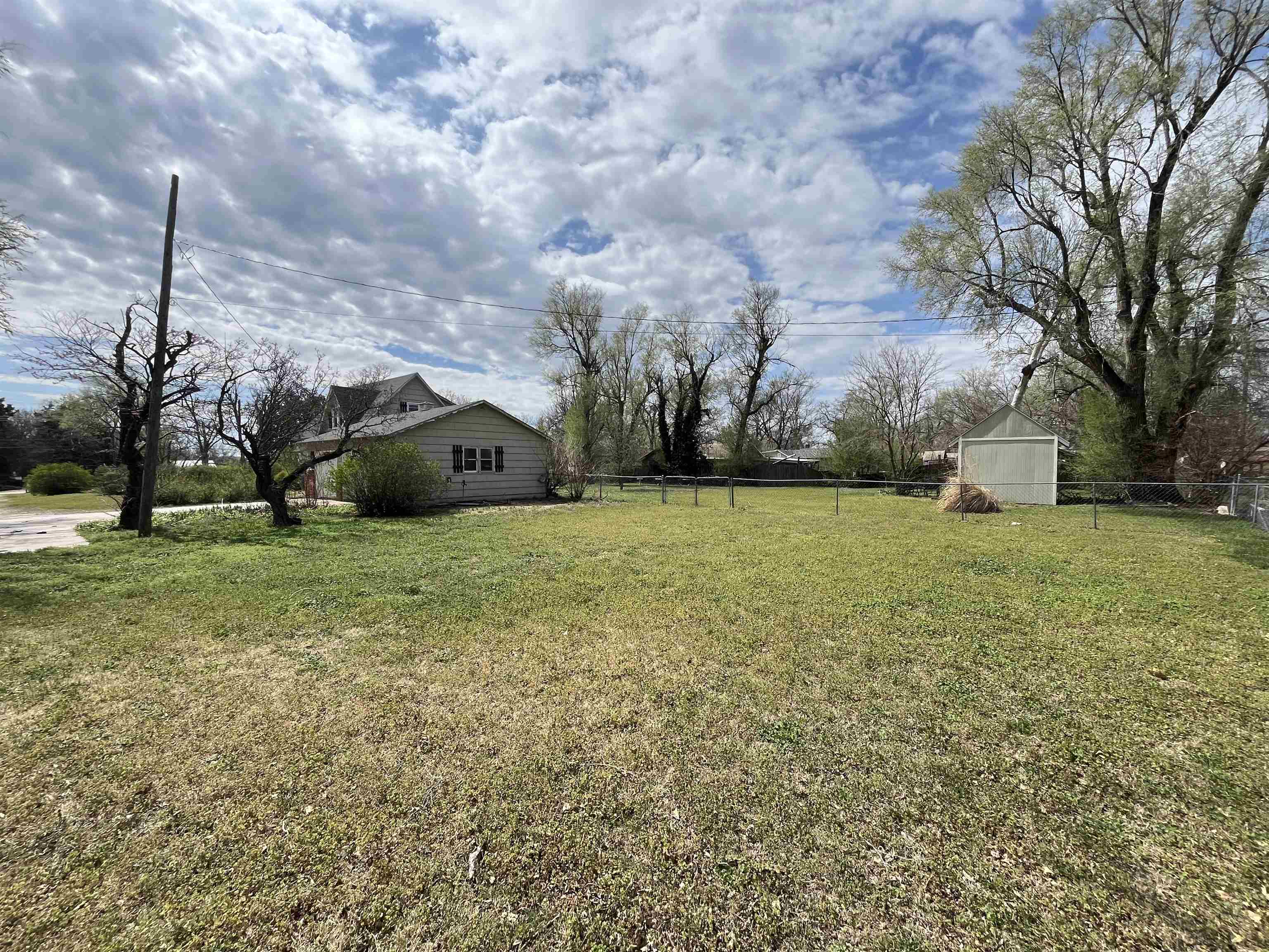 1512 W Blanchard Avenue South Hutchinson KS 67505