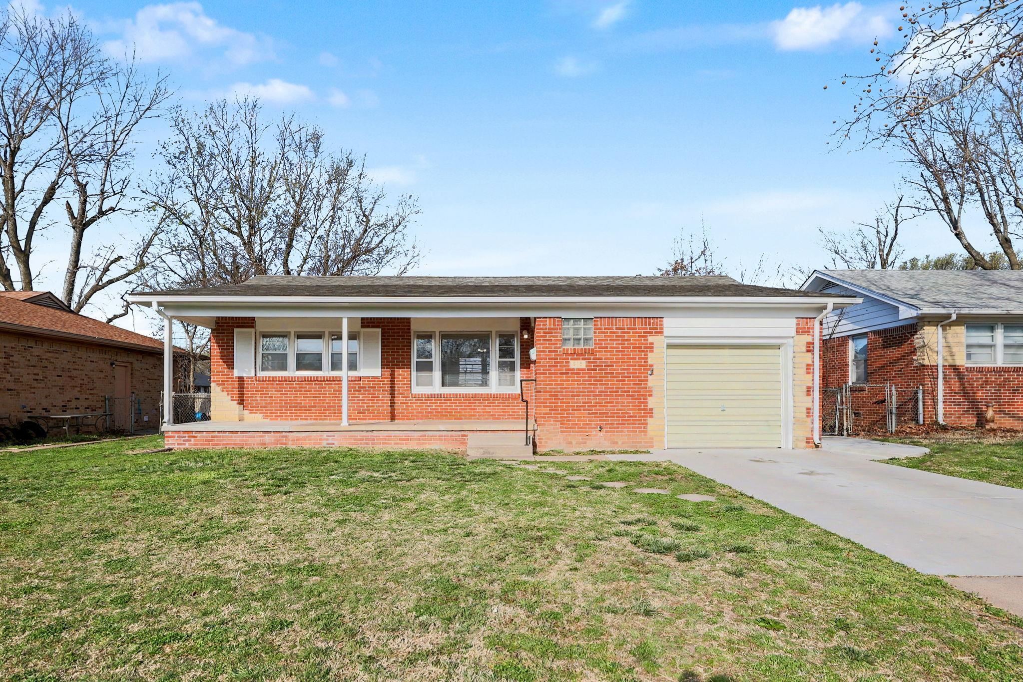 915 S Drury Lane Wichita KS 67207