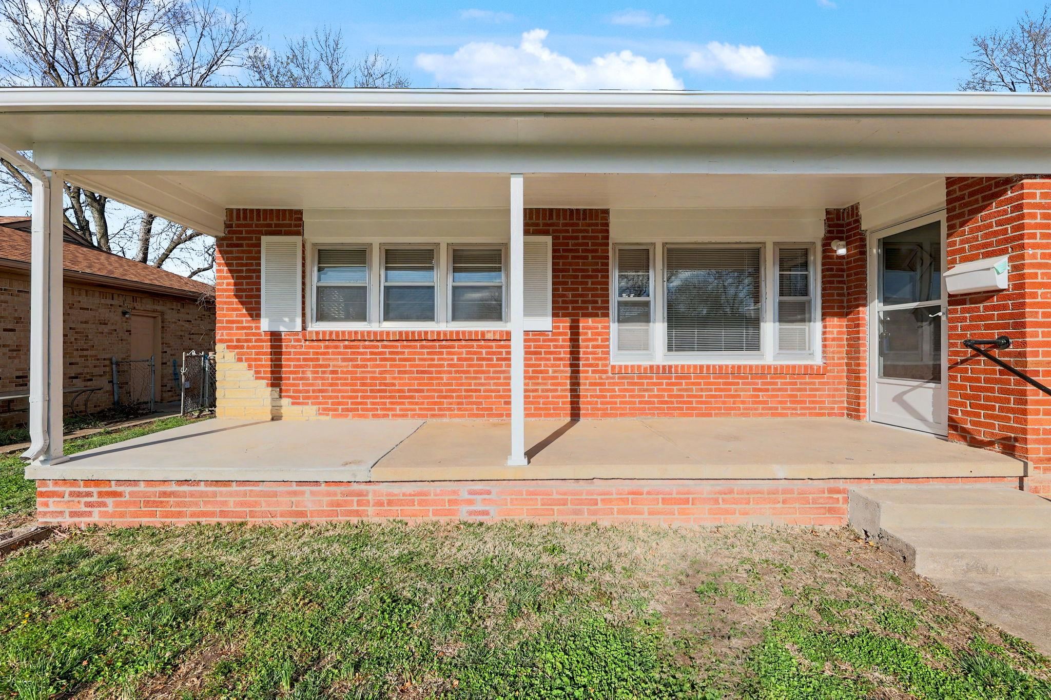 915 S Drury Lane Wichita KS 67207