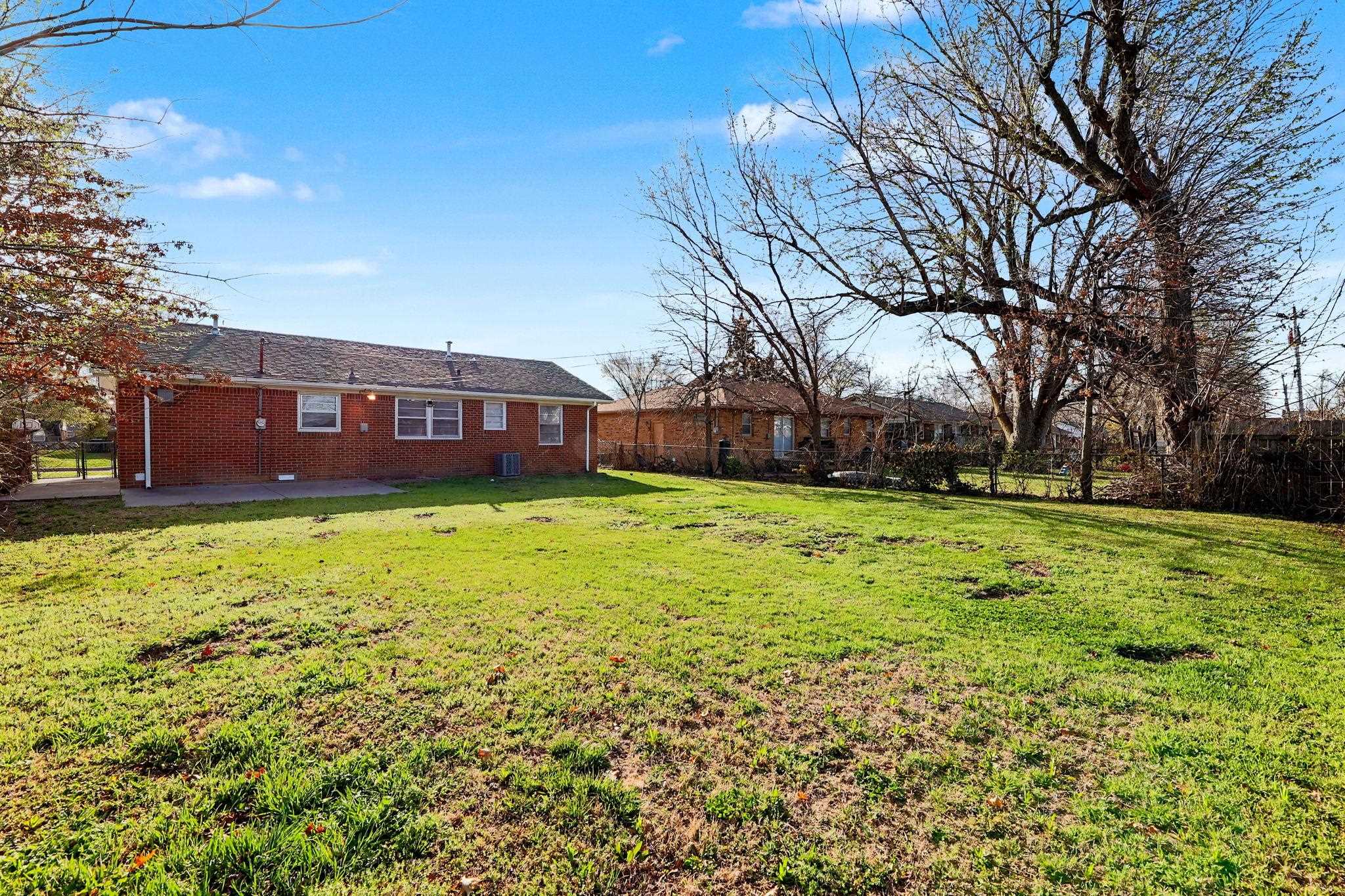 915 S Drury Lane Wichita KS 67207