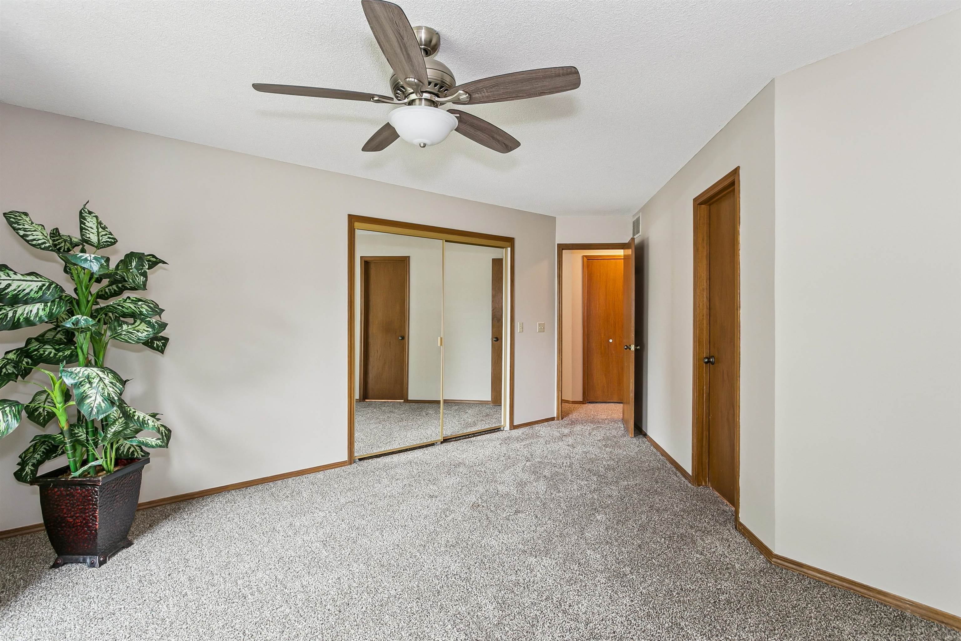 7439 E 31st Wichita KS 67226