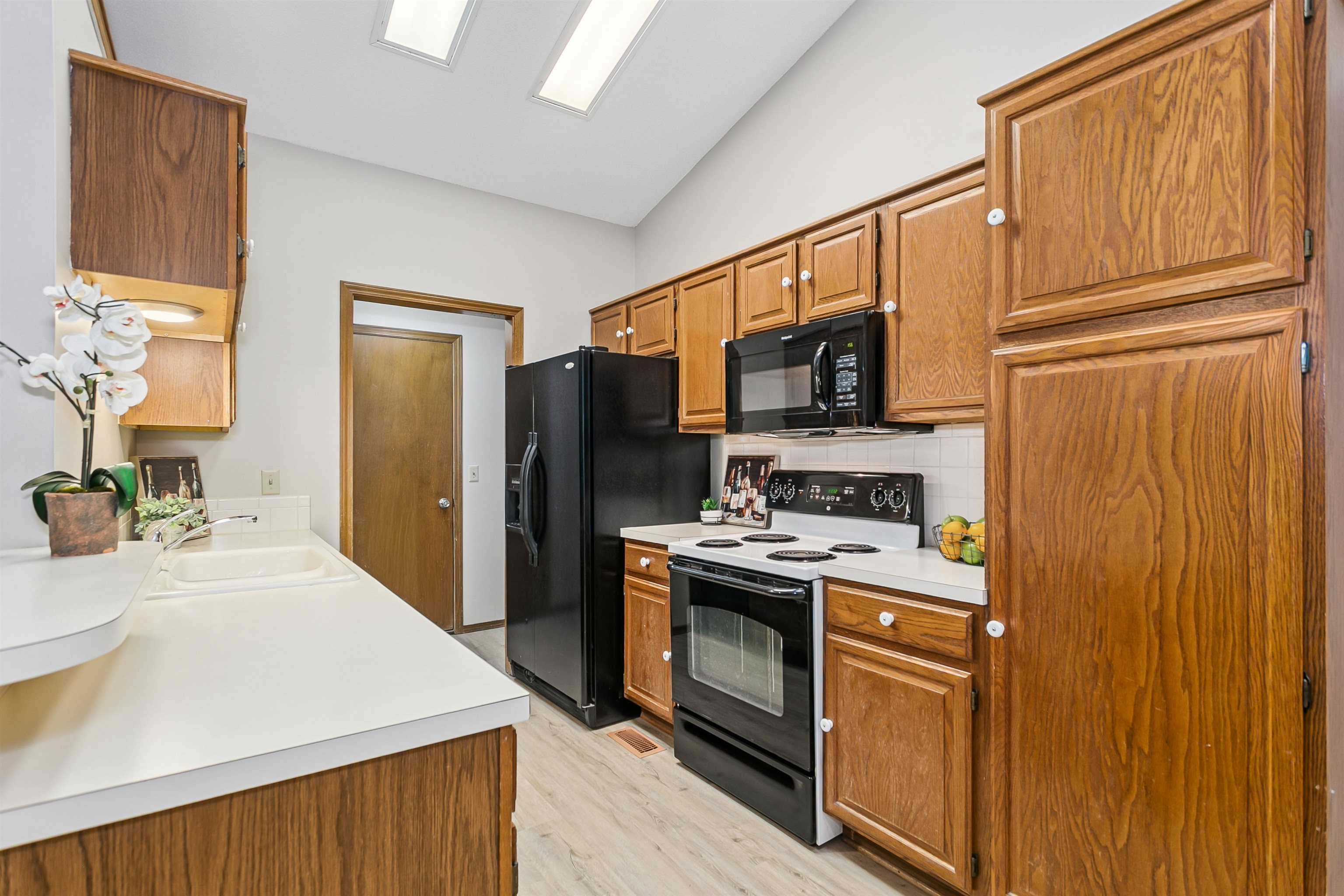 7439 E 31st Wichita KS 67226
