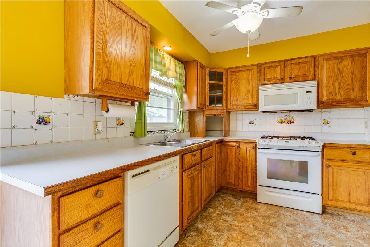 400 N Hickory Valley Center KS 67147