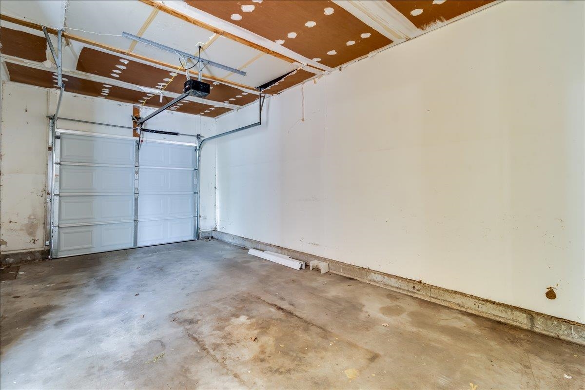 400 N Hickory Valley Center KS 67147