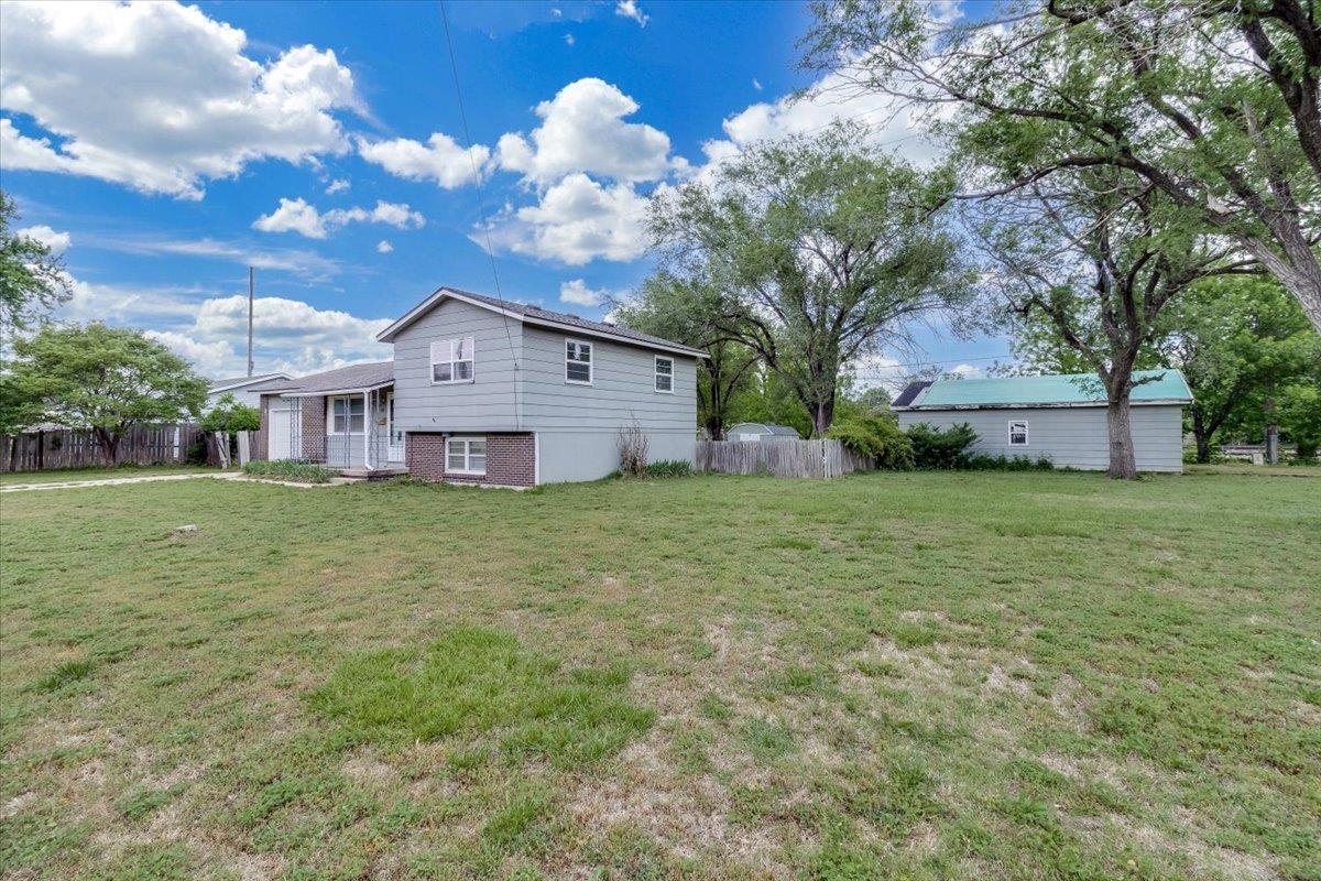 400 N Hickory Valley Center KS 67147