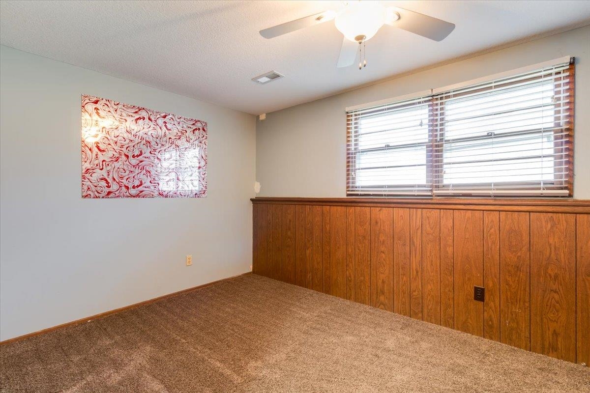 400 N Hickory Valley Center KS 67147