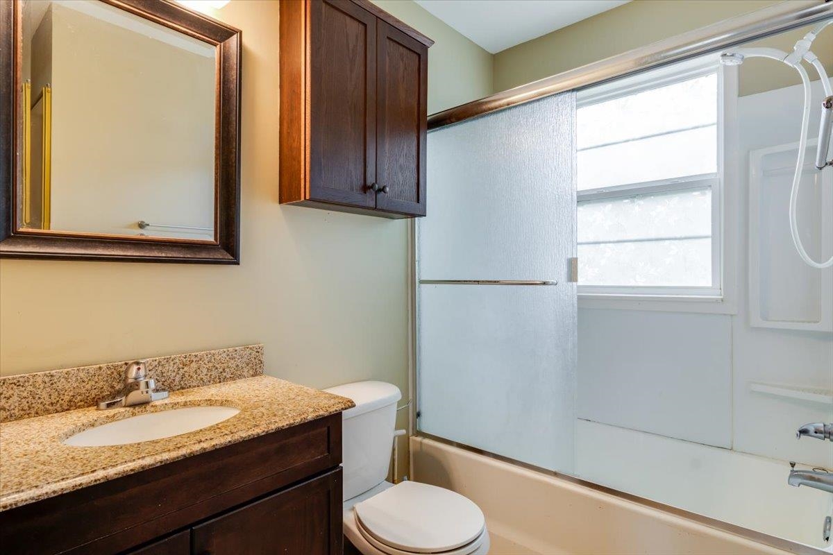 400 N Hickory Valley Center KS 67147